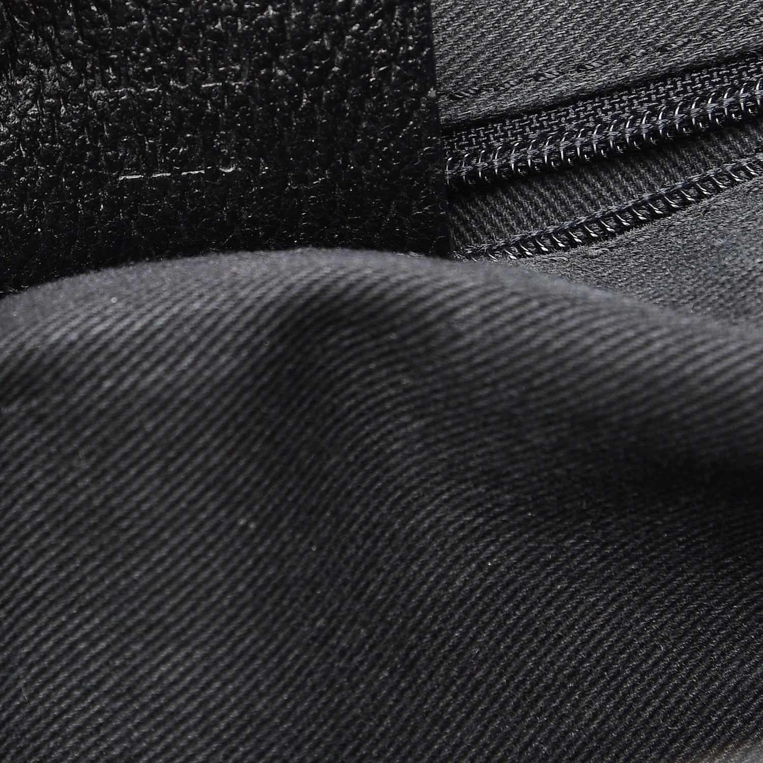 Gucci Monogram Medium Tote Black 6 of 10