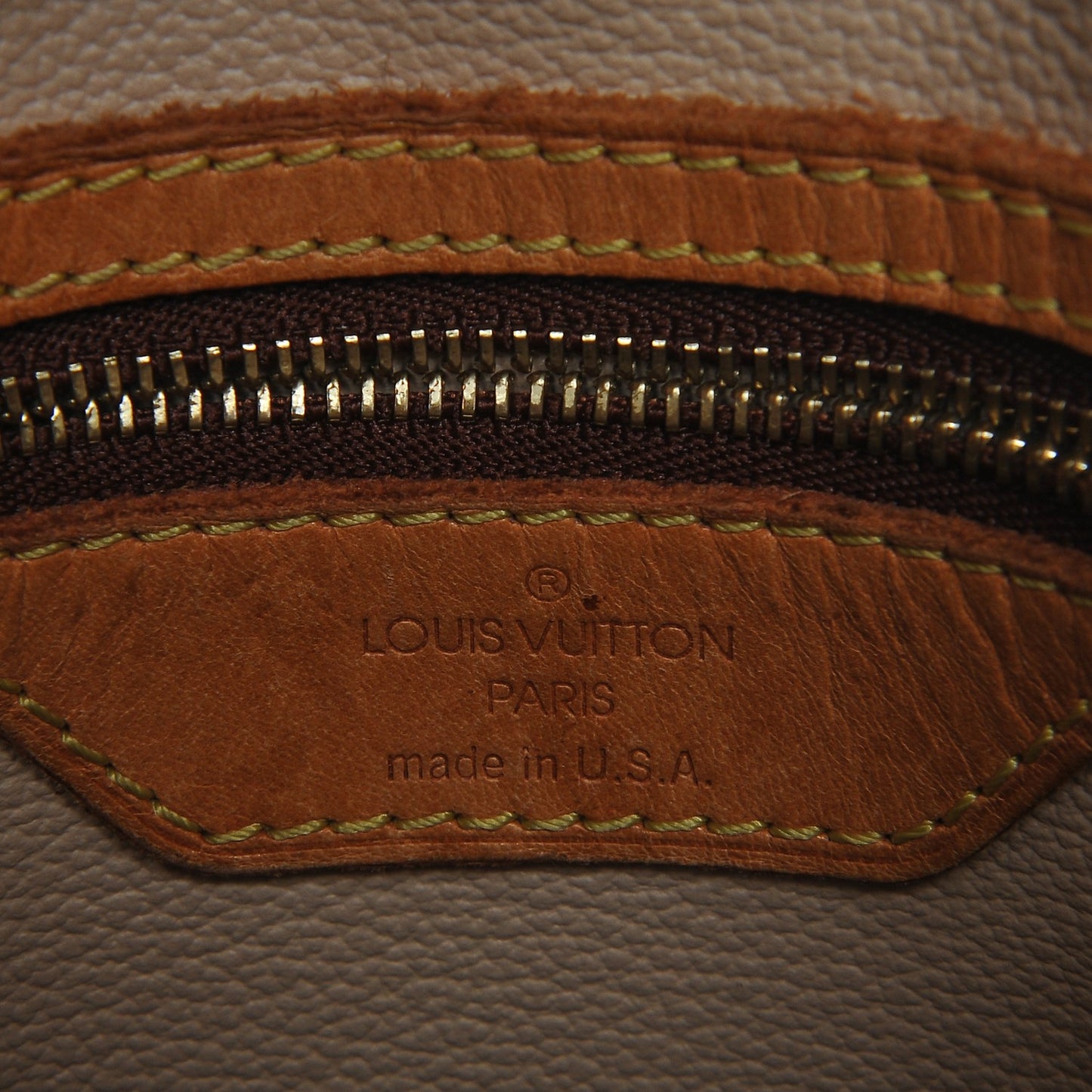 Monogram Petit Bucket 23