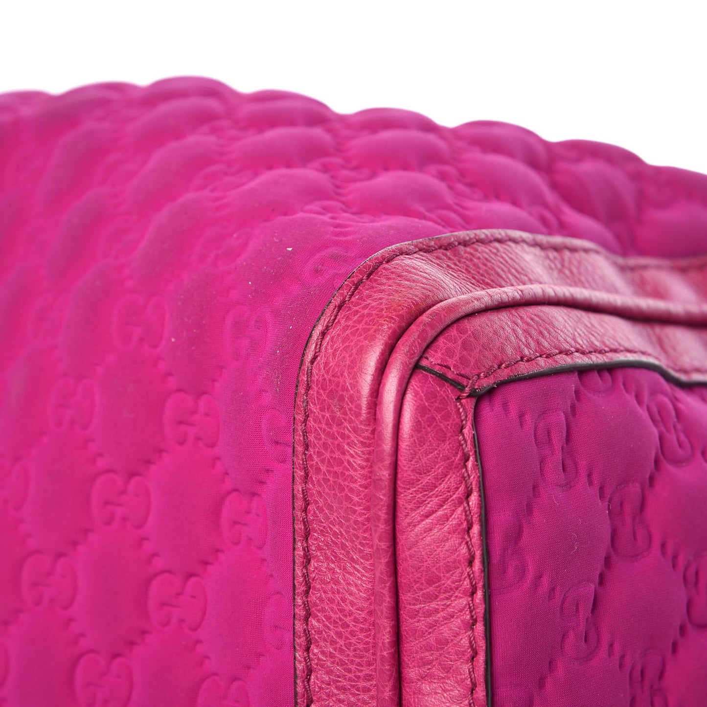 Guccissima Neoprene Techno Tag Medium Boston Magenta