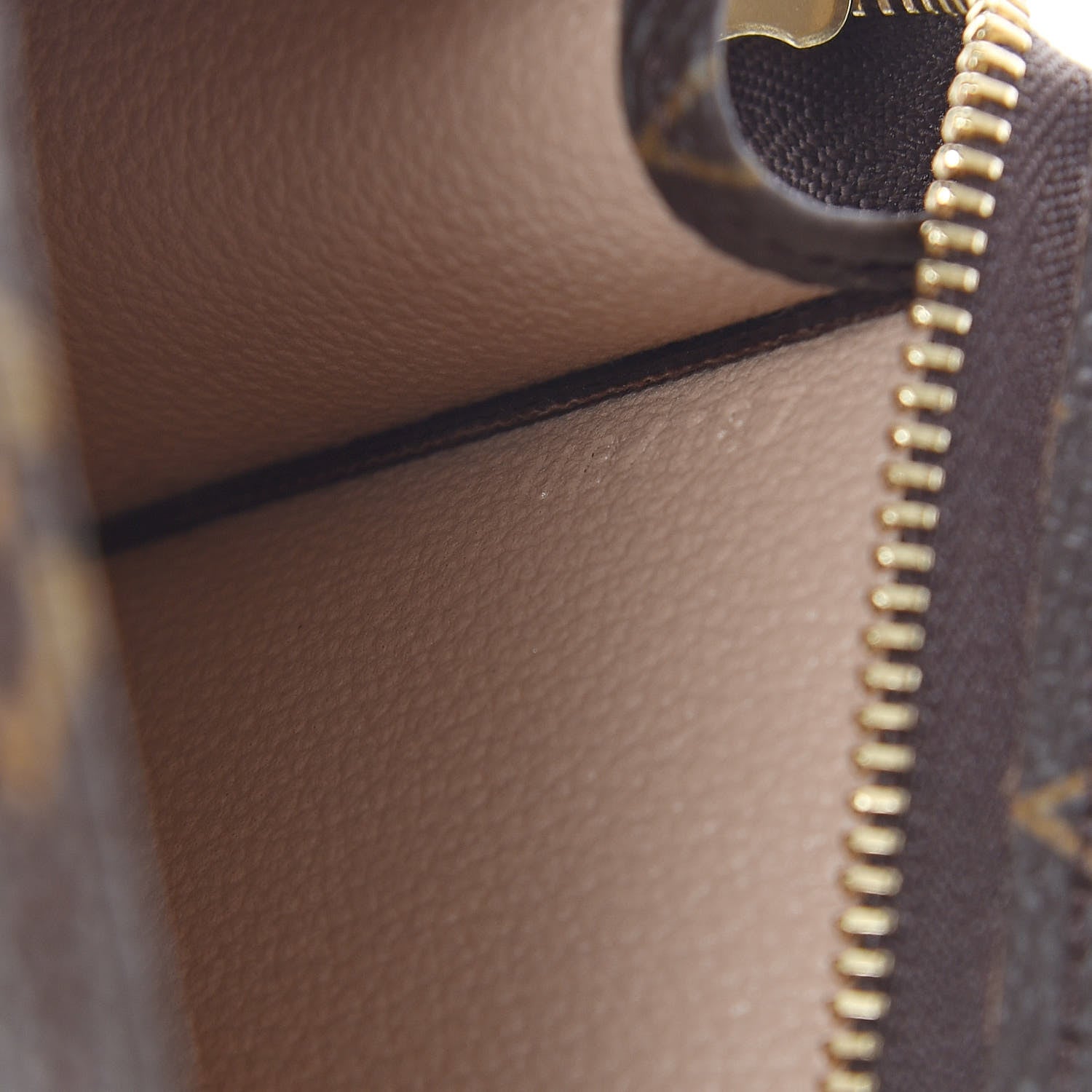 Louis Vuitton Monogram Toiletry Pouch 15 7 of 9