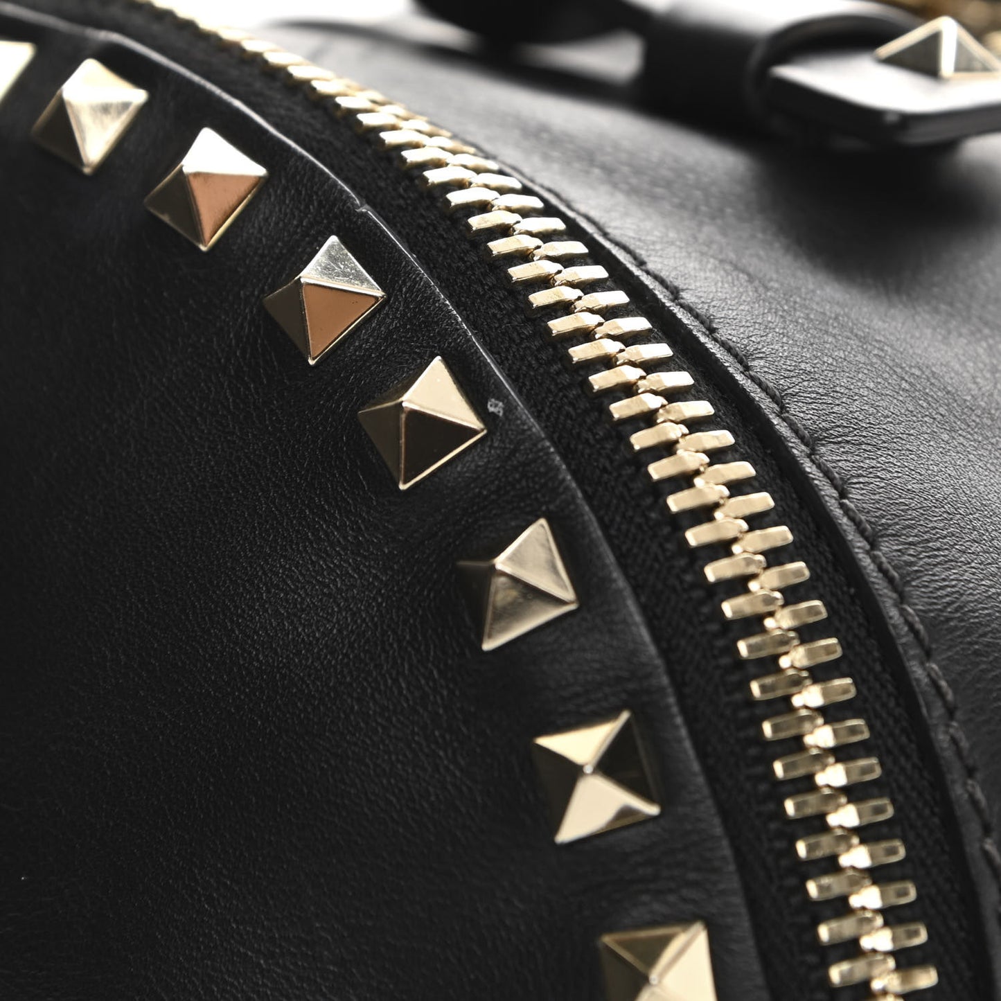 Vitello Medium Rockstud Backpack Black