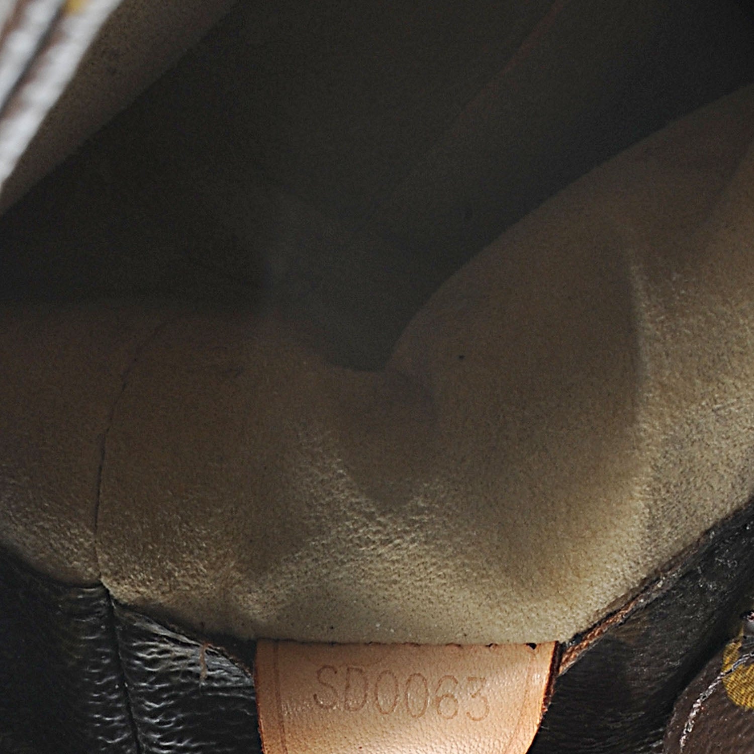 Louis Vuitton Monogram Luco 8 of 8