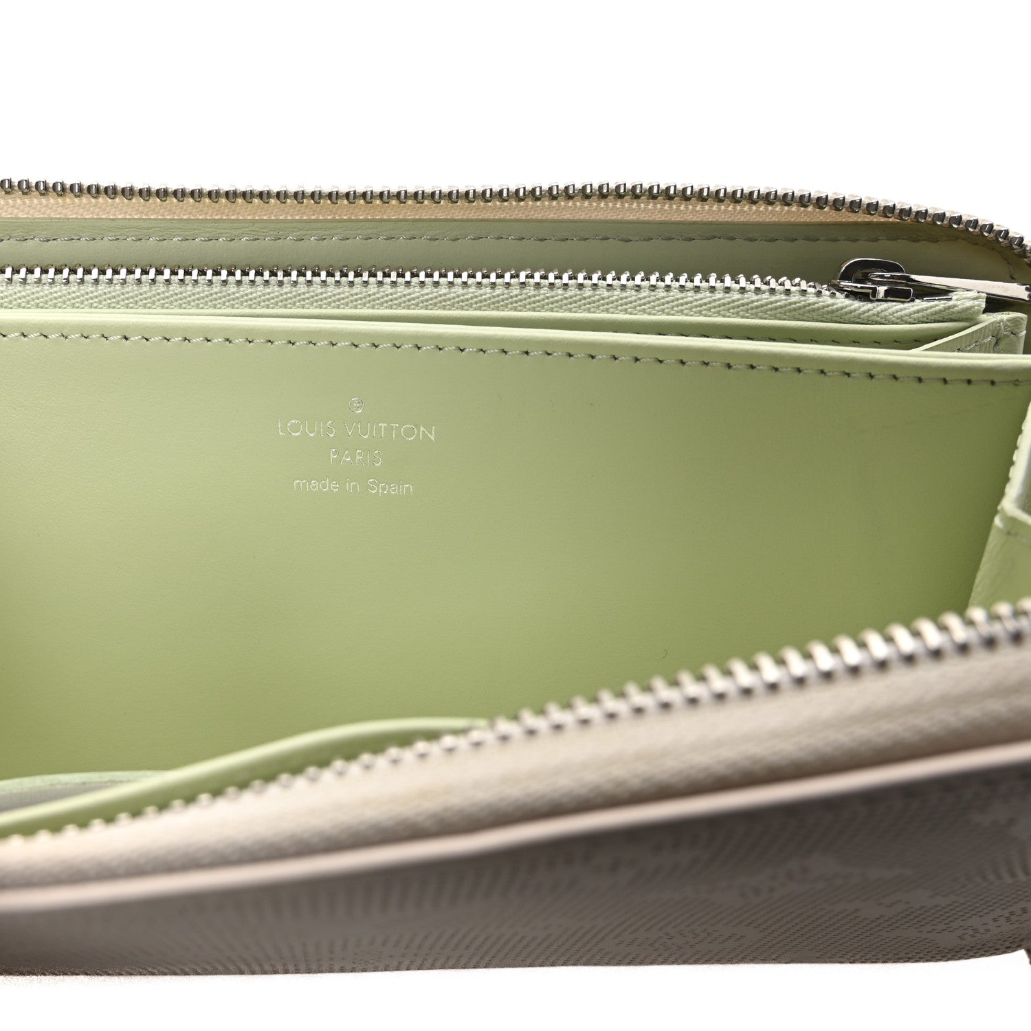 Louis Vuitton Mahina Zippy Wallet Quartz 6 of 6