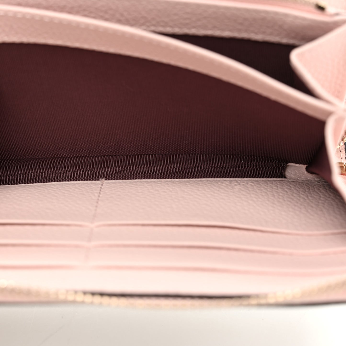 Dollar Calfskin GG Supreme Monogram GG Marmont Zip Around Wallet Porcelain Rose Beige Ebony