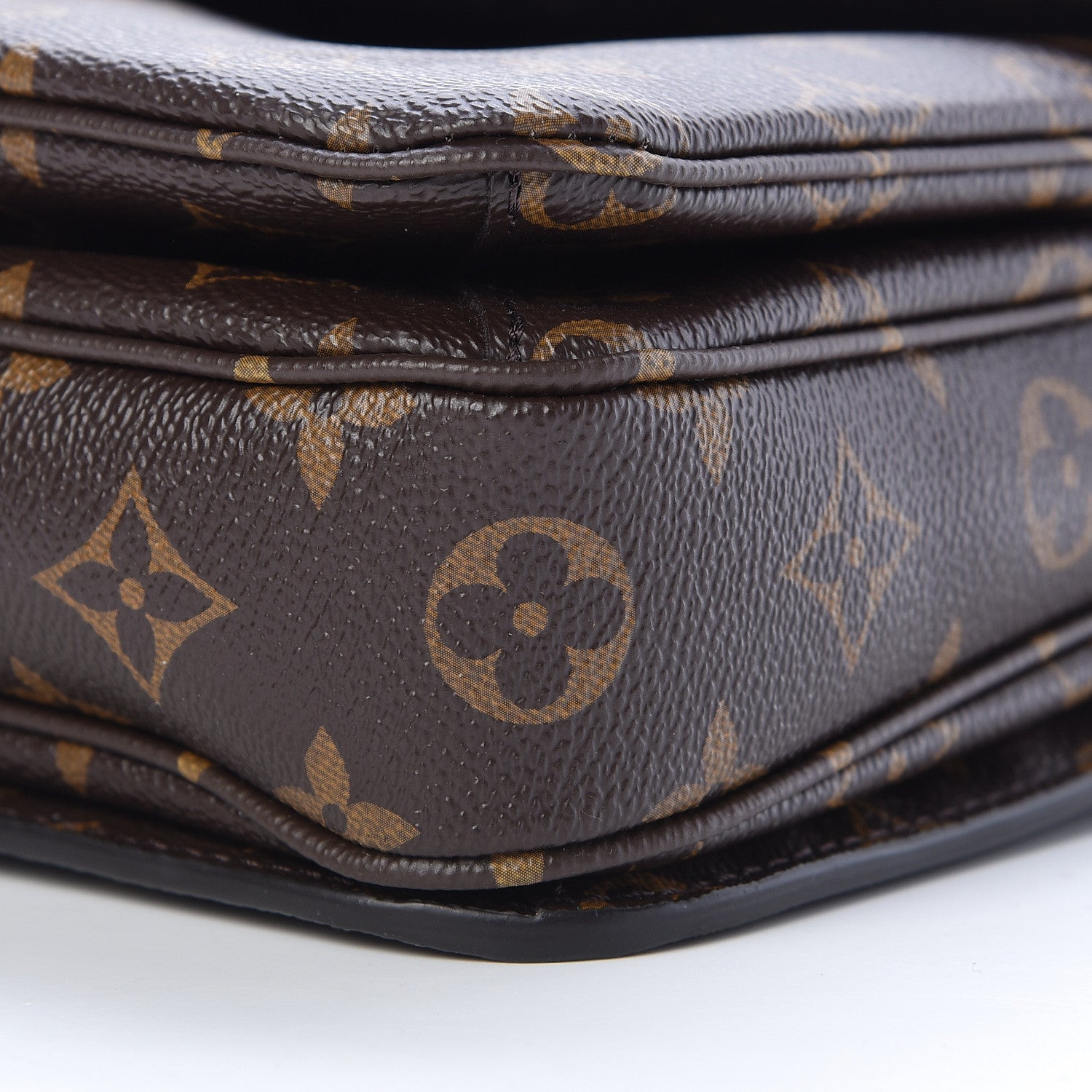 Louis Vuitton Monogram Pochette Metis 12 of 16