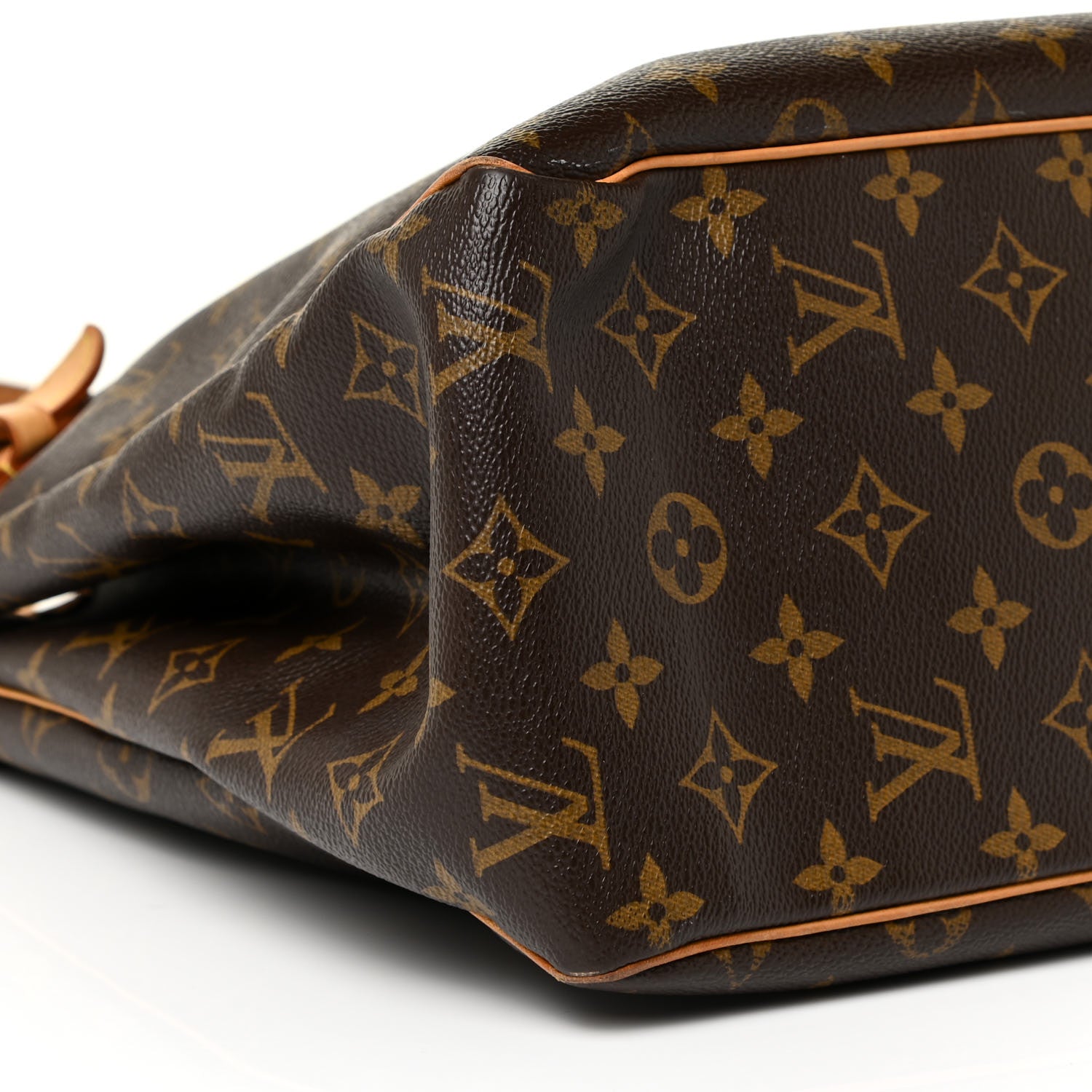Louis Vuitton Monogram Batignolles Vertical 8 of 39