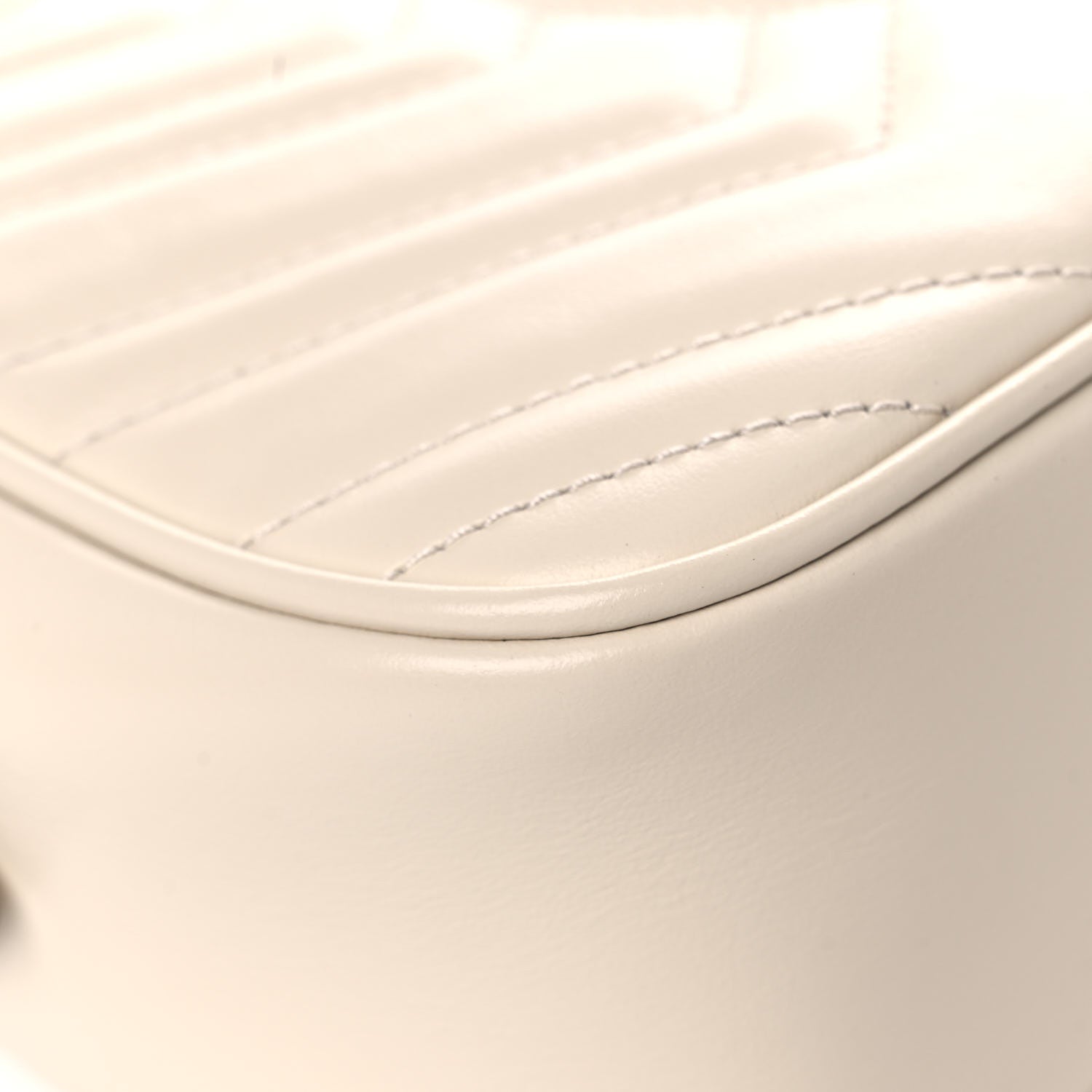 Gucci Calfskin Matelasse Small GG Marmont Chain Shoulder Bag White 12 of 15