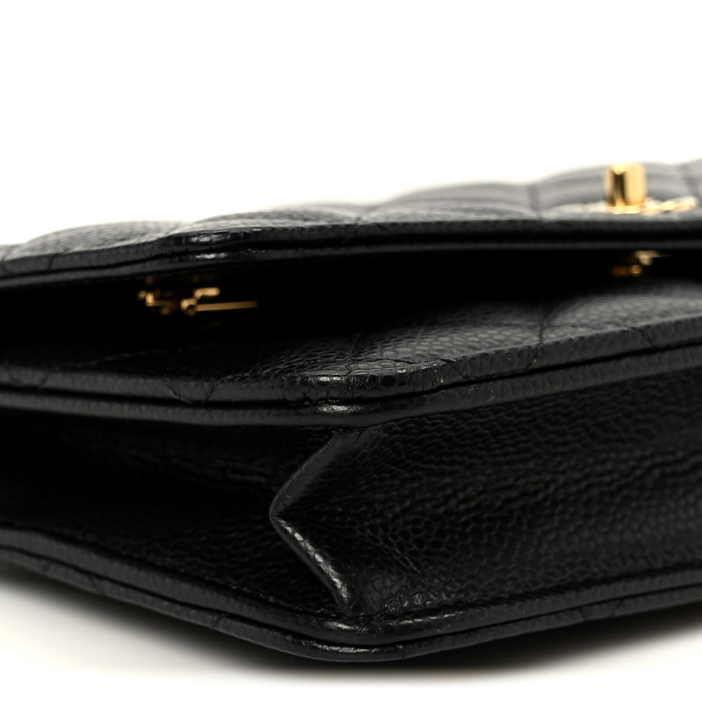 Caviar Quilted CC Turnlock Wallet On Chain WOC Black