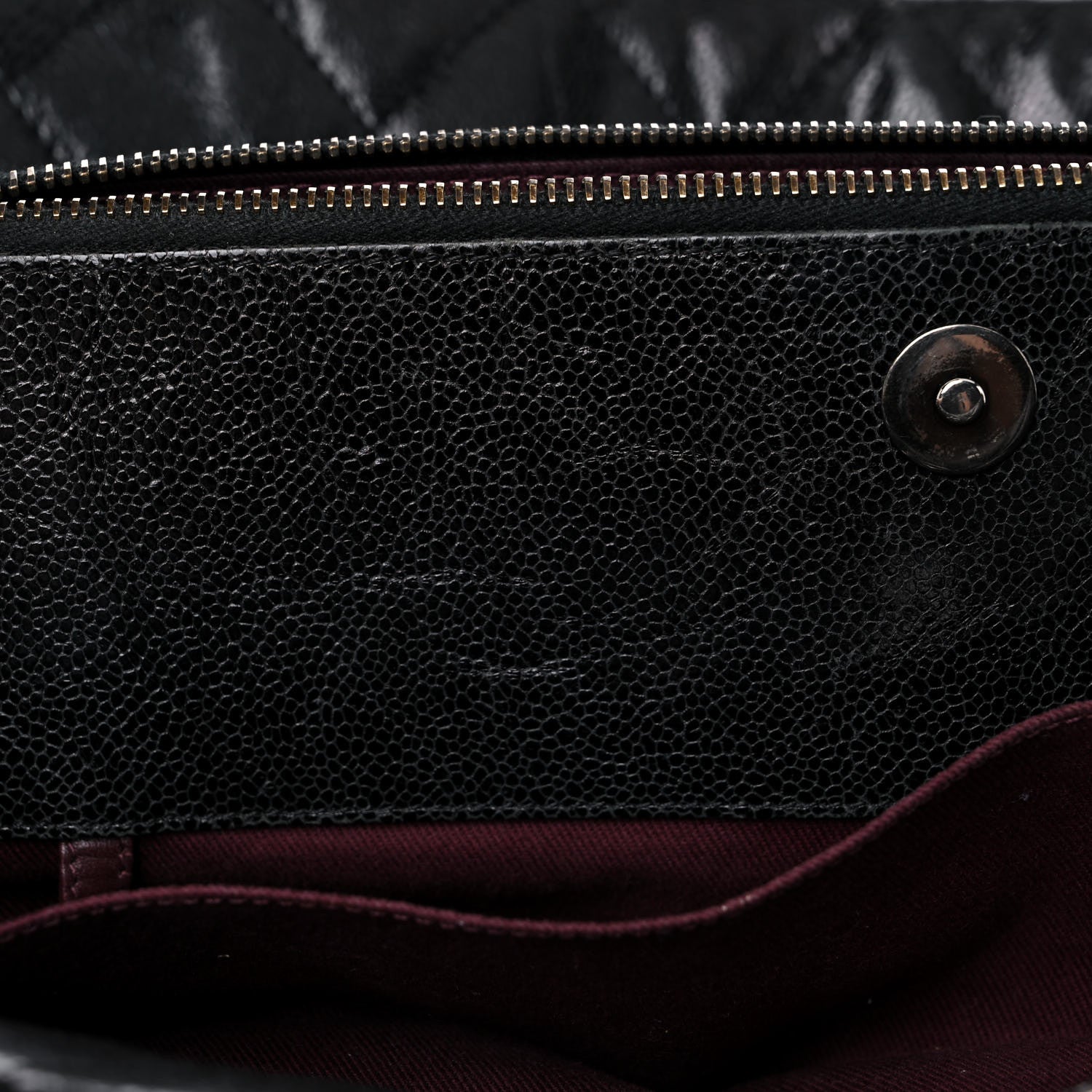 Chanel Crumpled Grained Calfskin Quilted CC Crave Tote Black 18 of 26