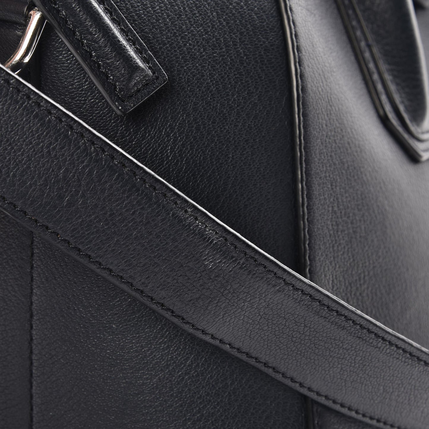 Sugar Goatskin Medium Antigona Navy