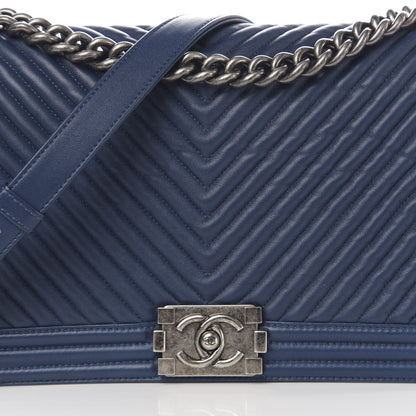 Chanel Wrinkled Lambskin Chevron Quilted New Medium Boy Flap Navy Blue 11 of 11