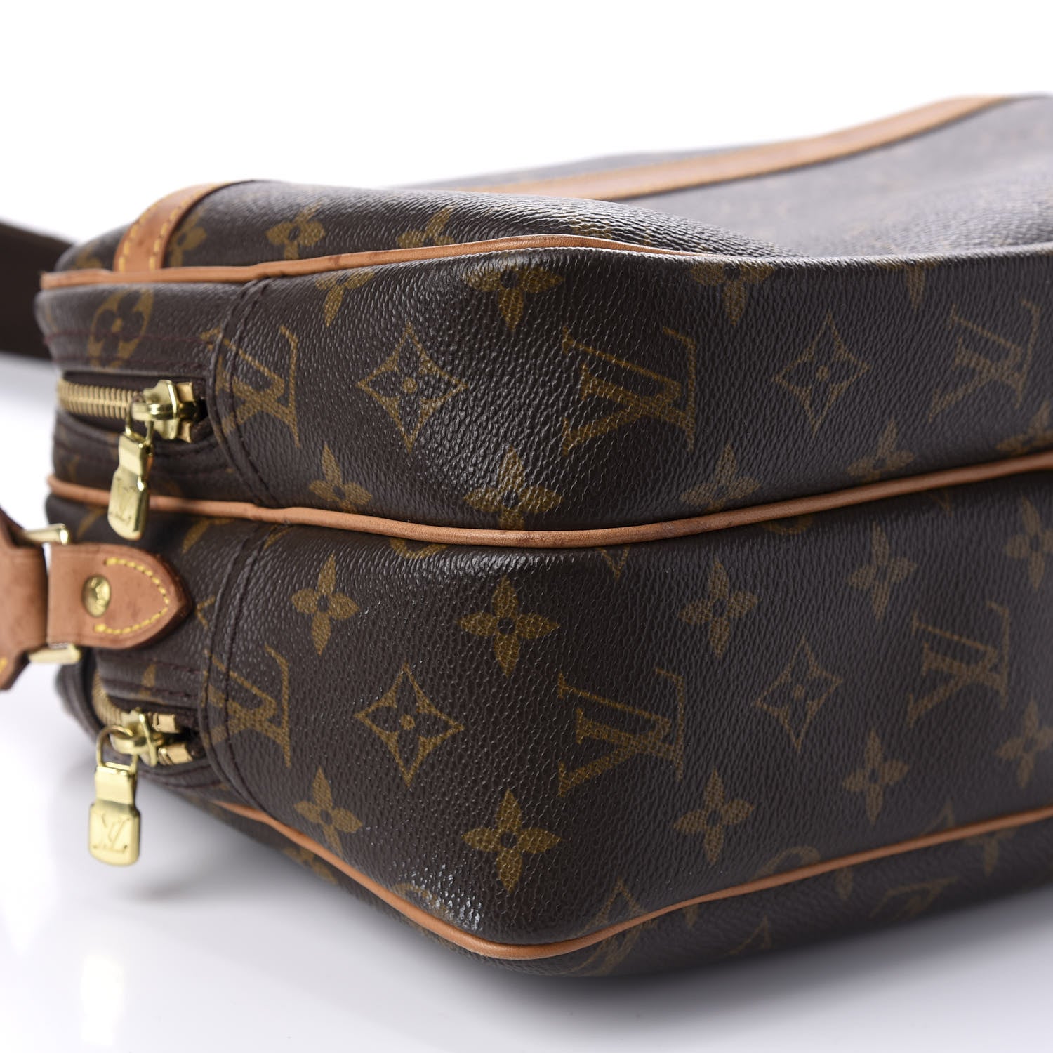 Louis Vuitton Monogram Reporter PM 7 of 11