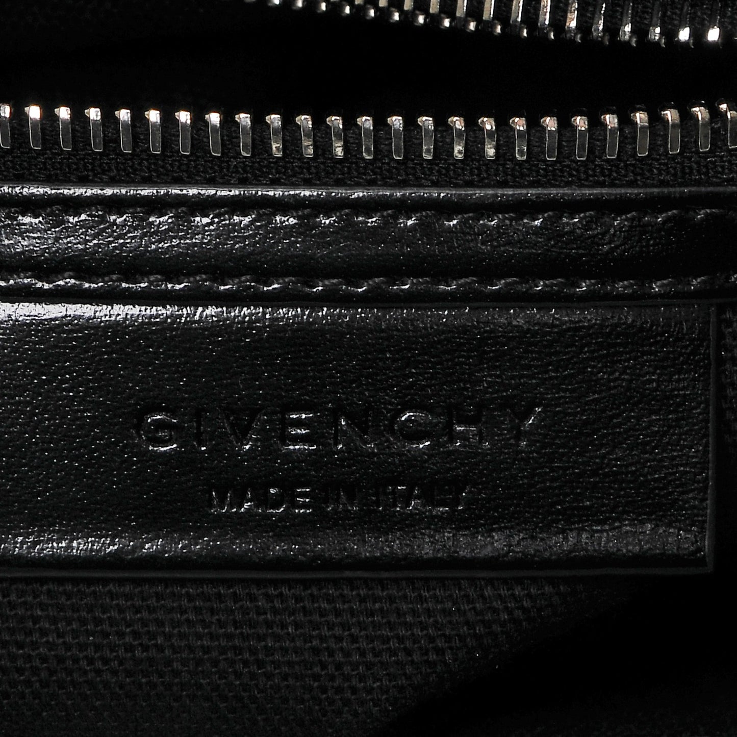 Shiny Lord Calfskin Small Antigona Black
