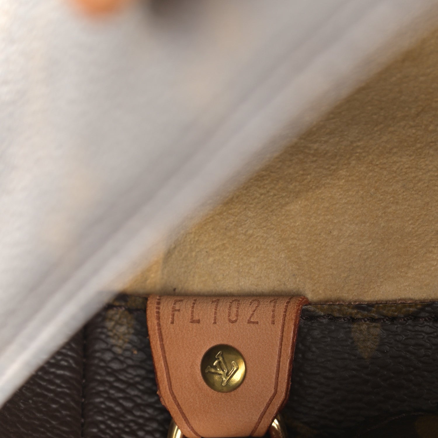 Louis Vuitton Monogram Luco 7 of 12