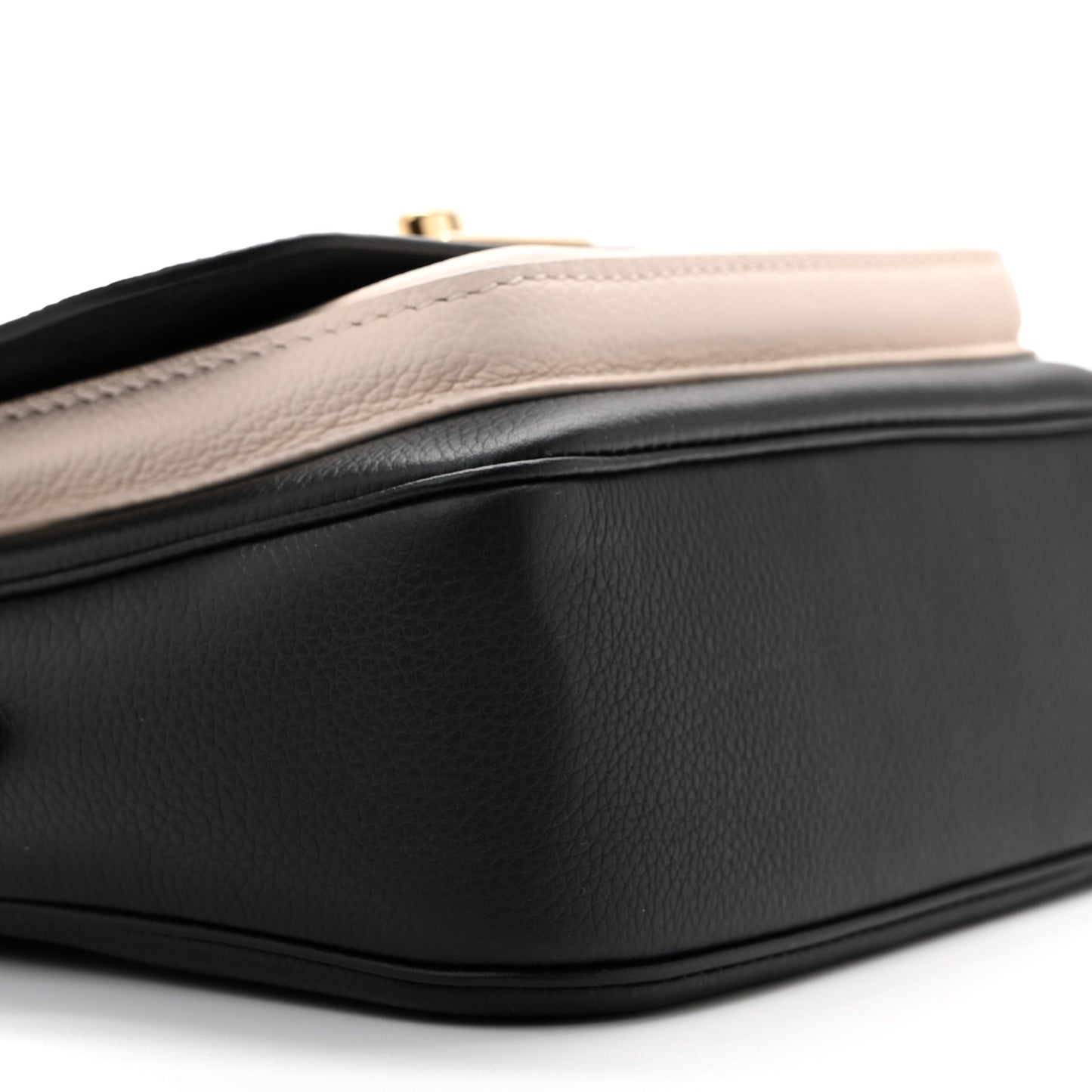 Grained Calfskin Lockme Tender Black
