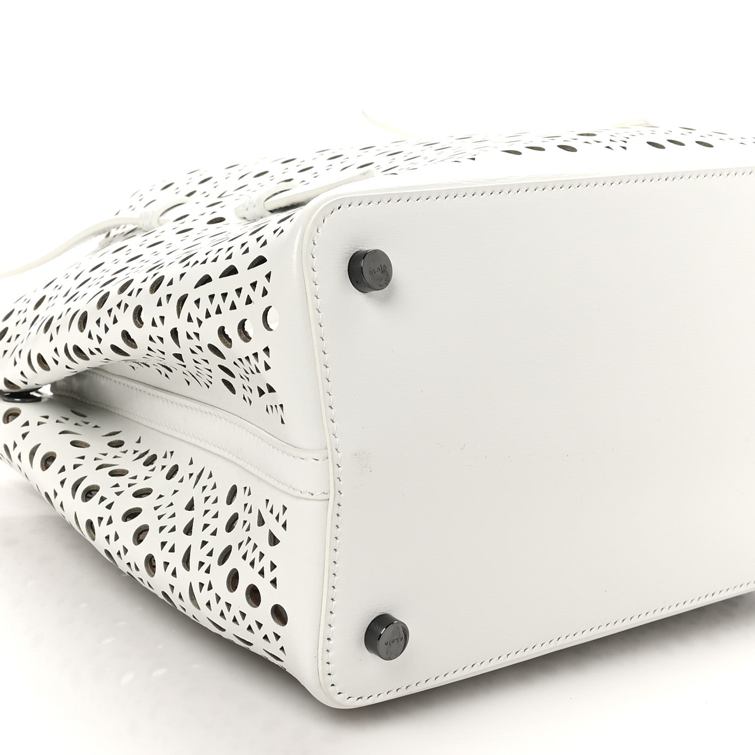 Alaia Calfskin Vienne Wave Mina 25 Bag  White 9 of 10