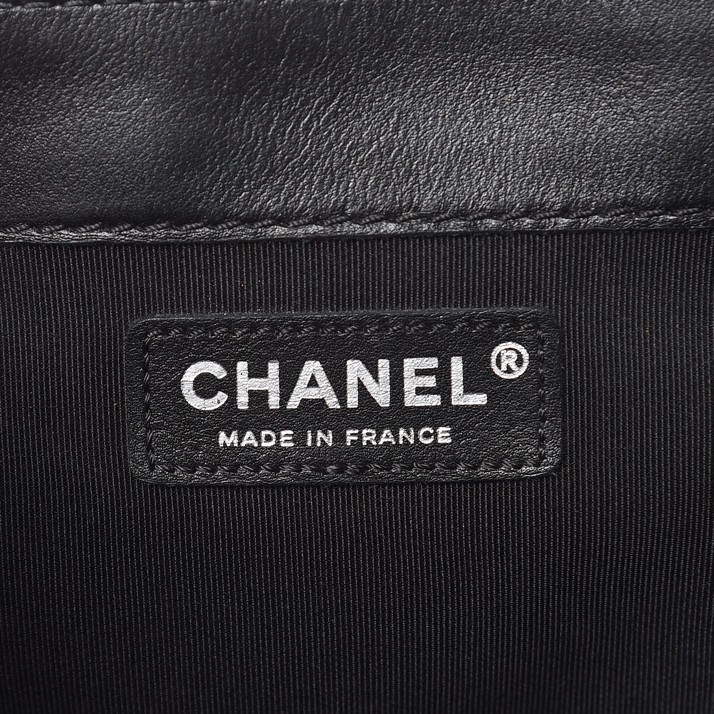 Calfskin Enchained Medium Boy Flap Black