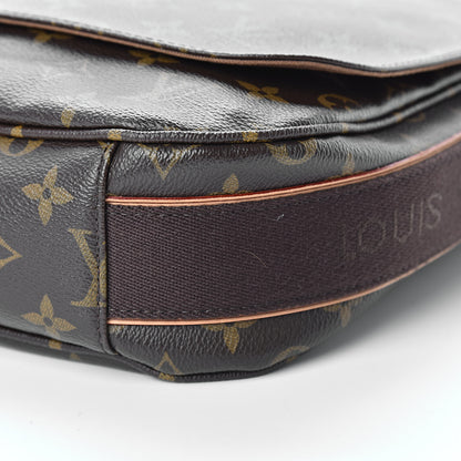 Louis Vuitton Monogram Beaubourg MM Messenger Bag 10 of 14