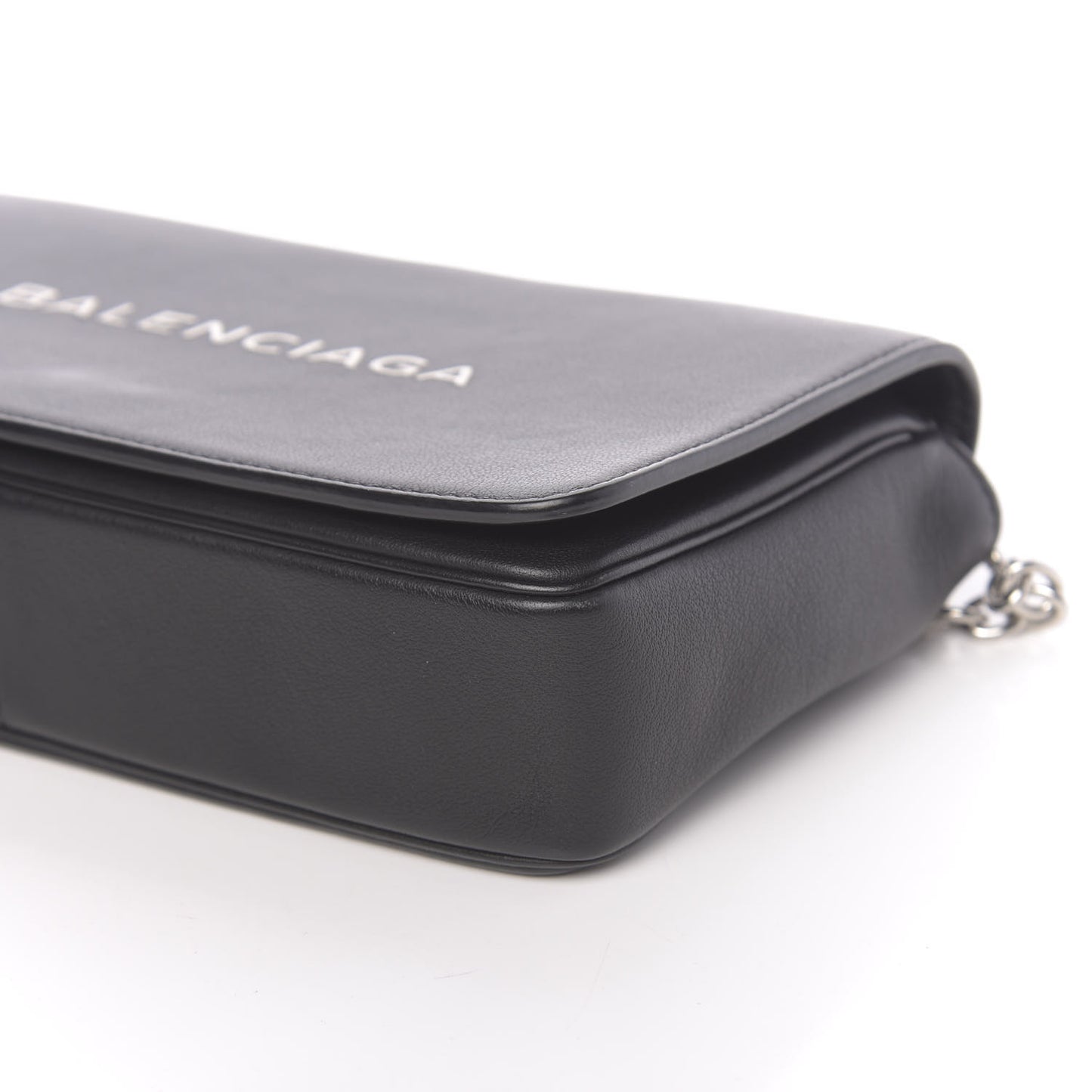 Pebbled Calfskin Everyday Chain Wallet Black