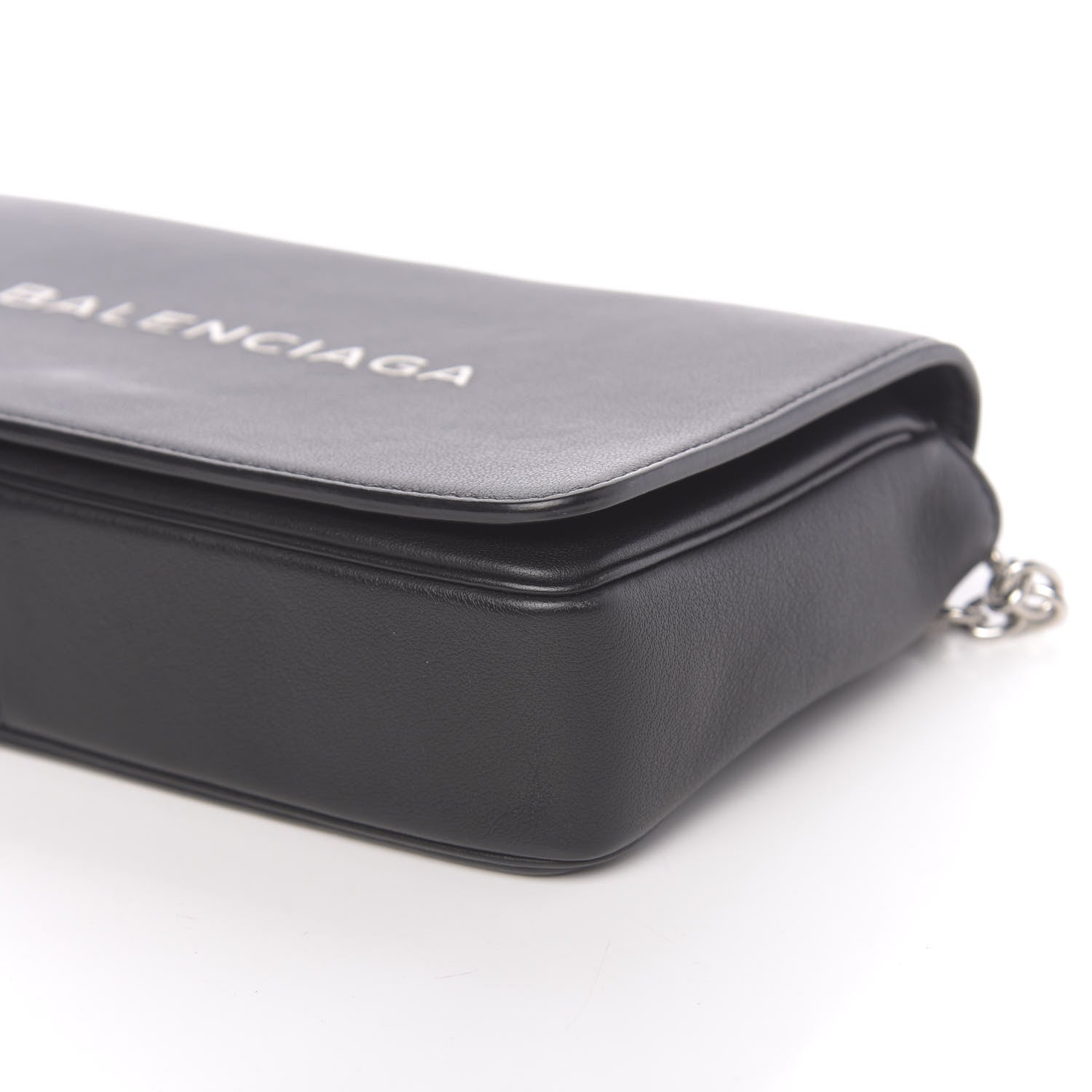 Balenciaga Pebbled Calfskin Everyday Chain Wallet Black 9 of 10