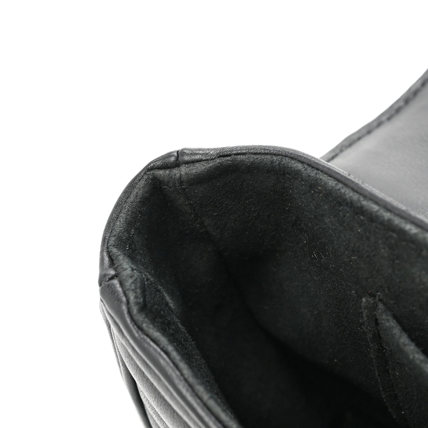 Calfskin New Wave Chain MM Black