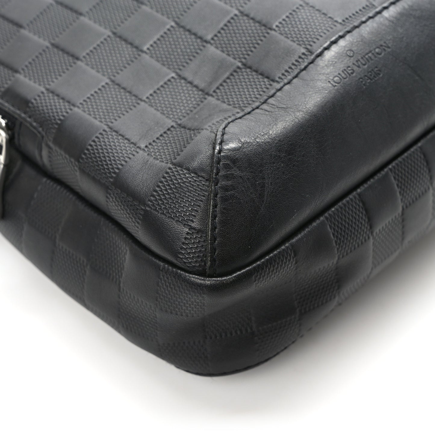 Damier Infini Avenue Sling Bag Onyx