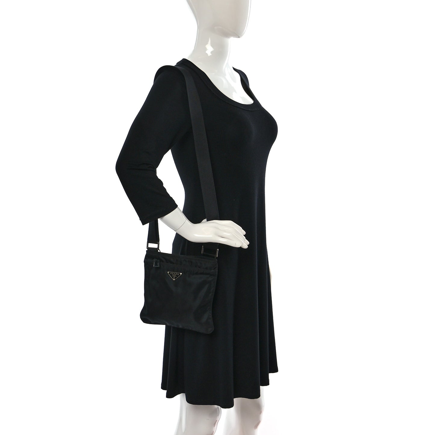 Nylon Flat Messenger Bag Black