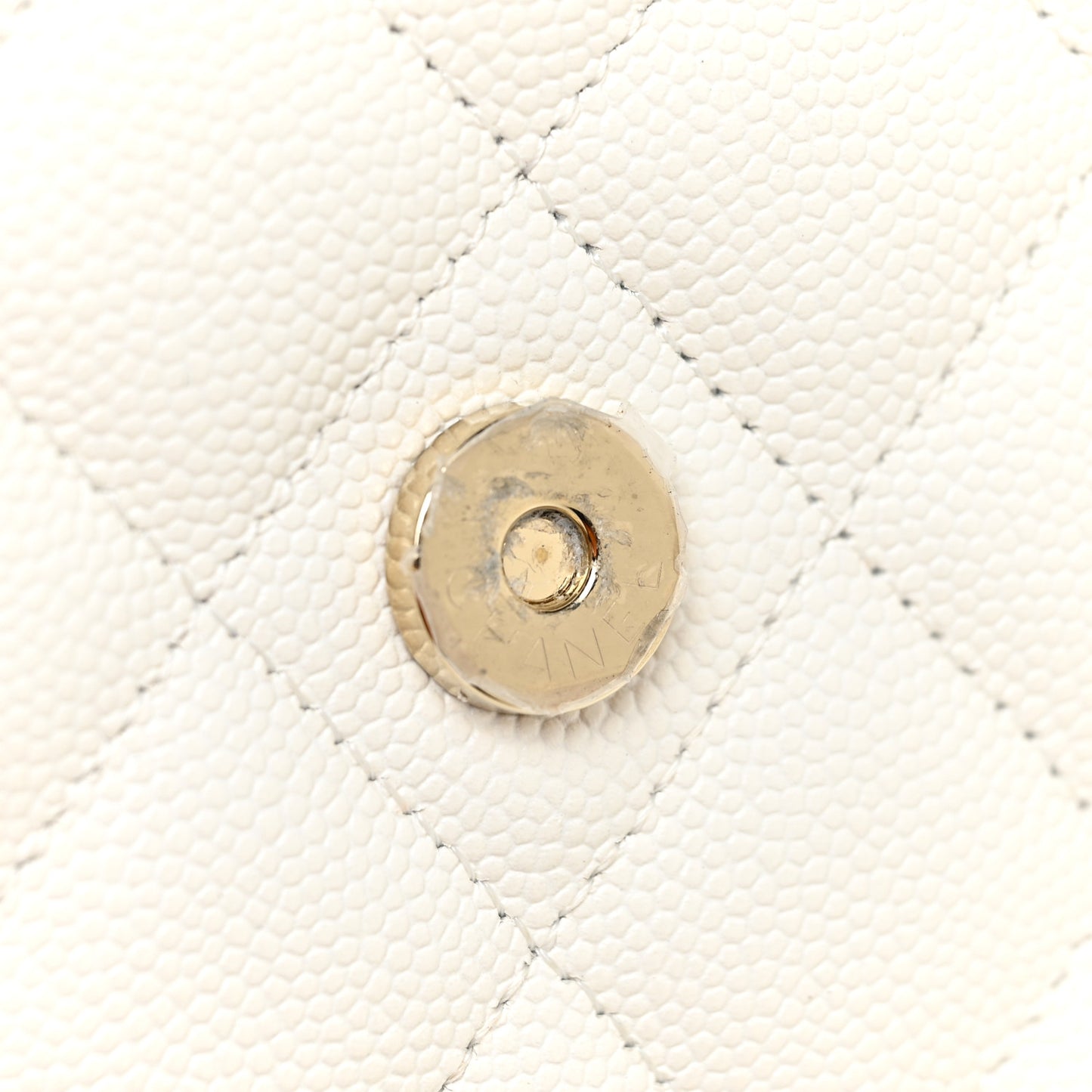 Caviar Quilted Wallet On Chain WOC White