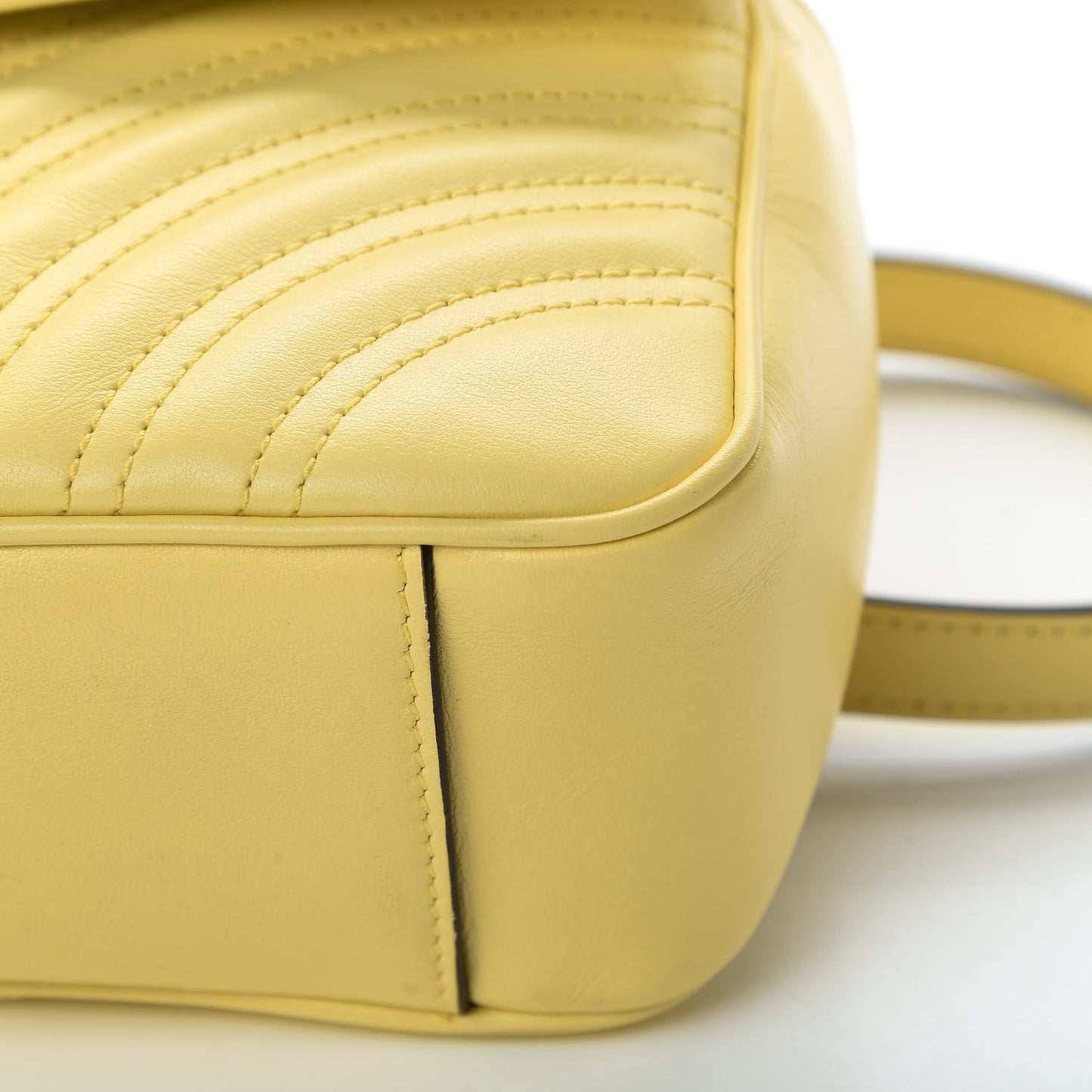 Calfskin Matelasse Small GG Marmont Shoulder Bag Banana