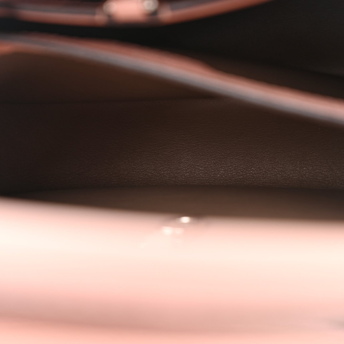 Taurillon Capucines PM Magnolia