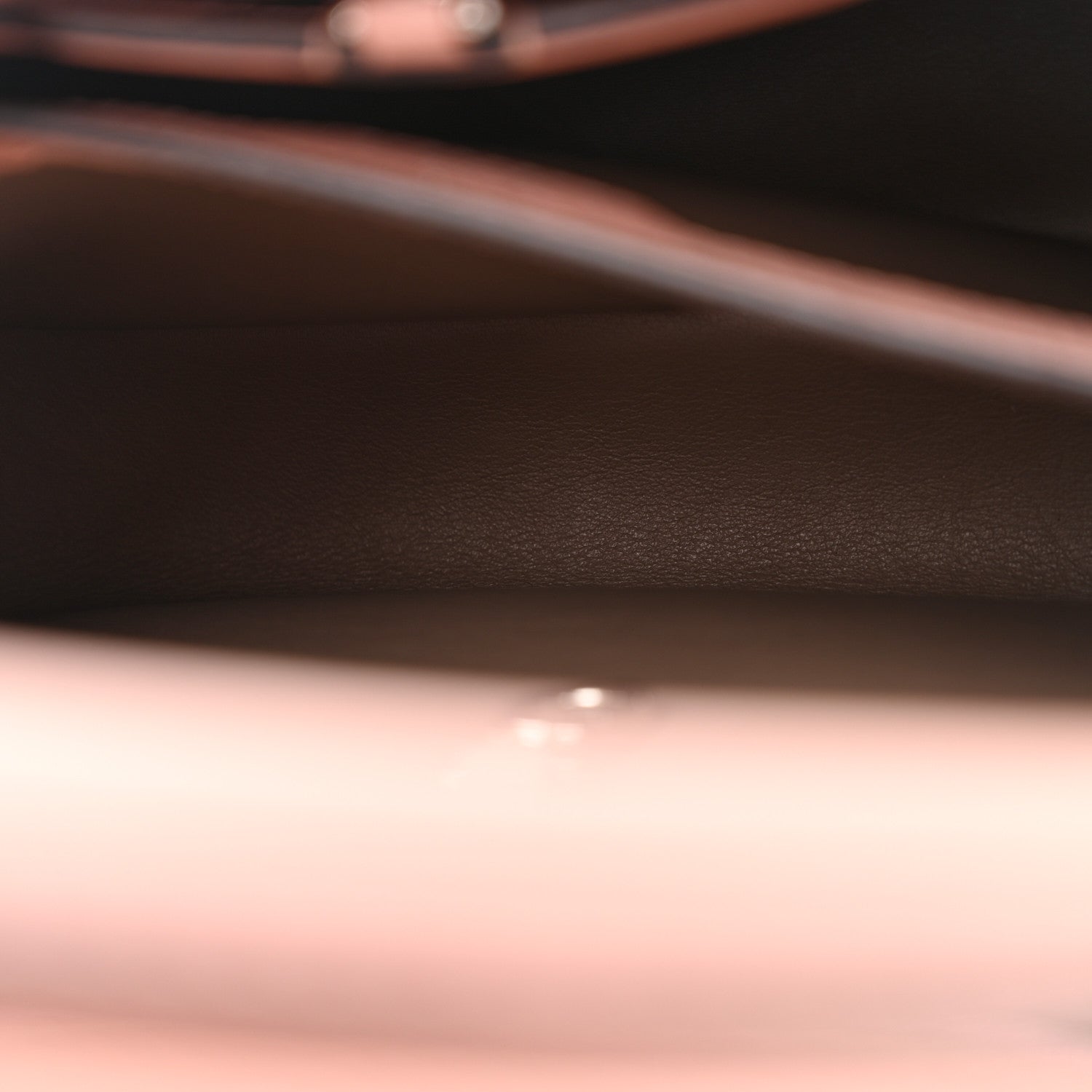 Louis Vuitton Taurillon Capucines PM Magnolia 6 of 13