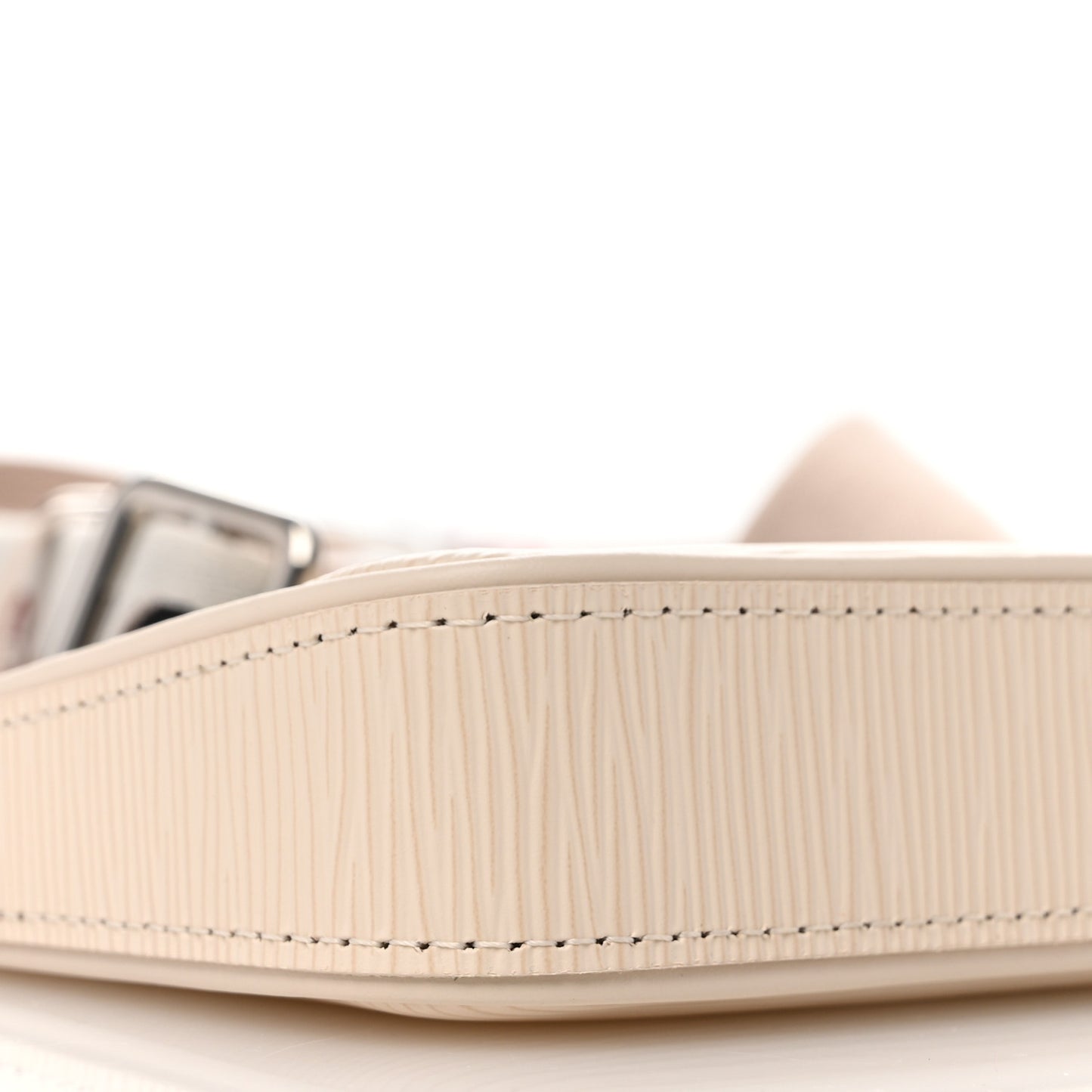Epi Logo Easy Pouch On Strap Quartz