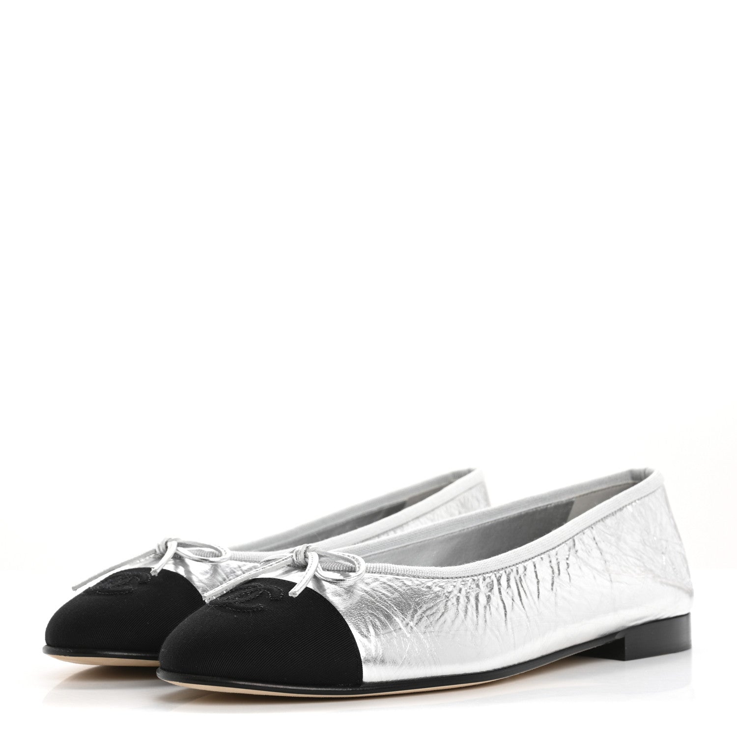 Chanel Laminated Crumpled Lambskin Grosgrain Cap Toe CC Ballerina Flats 39.5 Silver Black 4 of 12