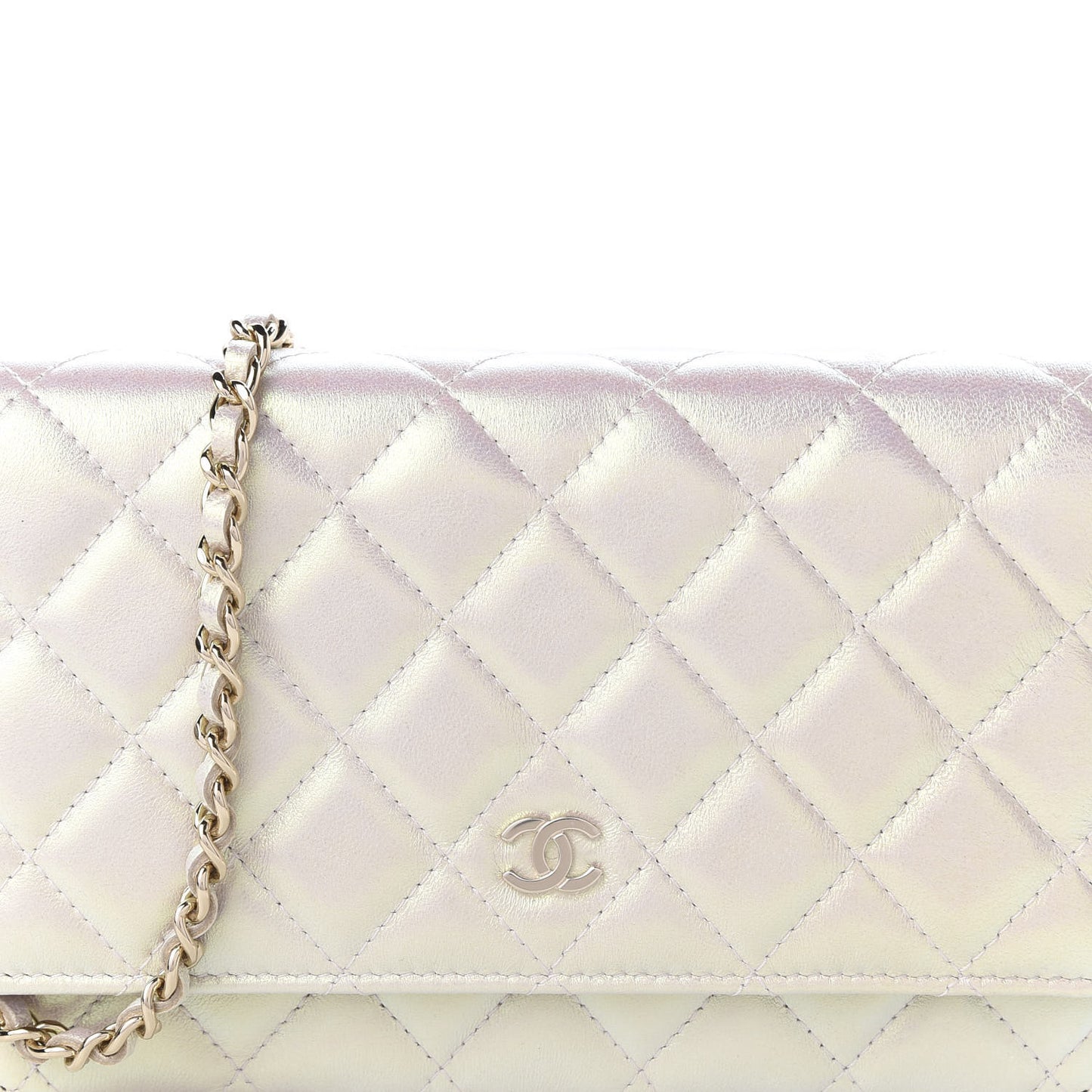 Iridescent Lambskin Quilted Wallet On Chain WOC Ivory