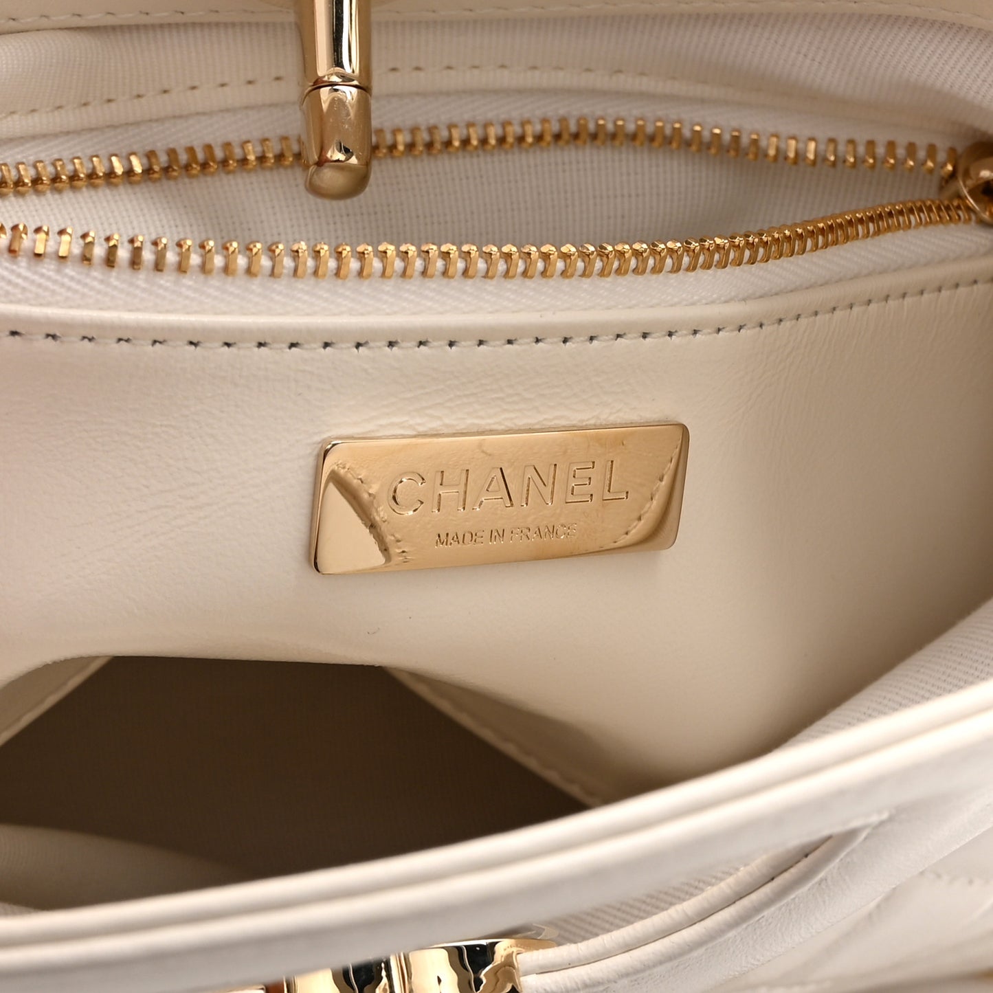 Shiny Lambskin Quilted Mini 31 Shopping Bag White