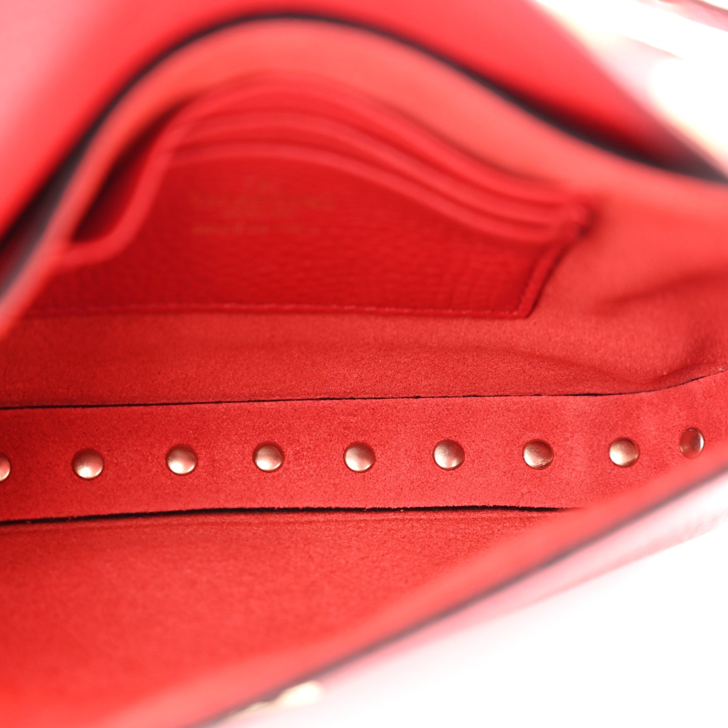 Grainy Calfskin Rockstud Crossbody Pouch Rouge Pur