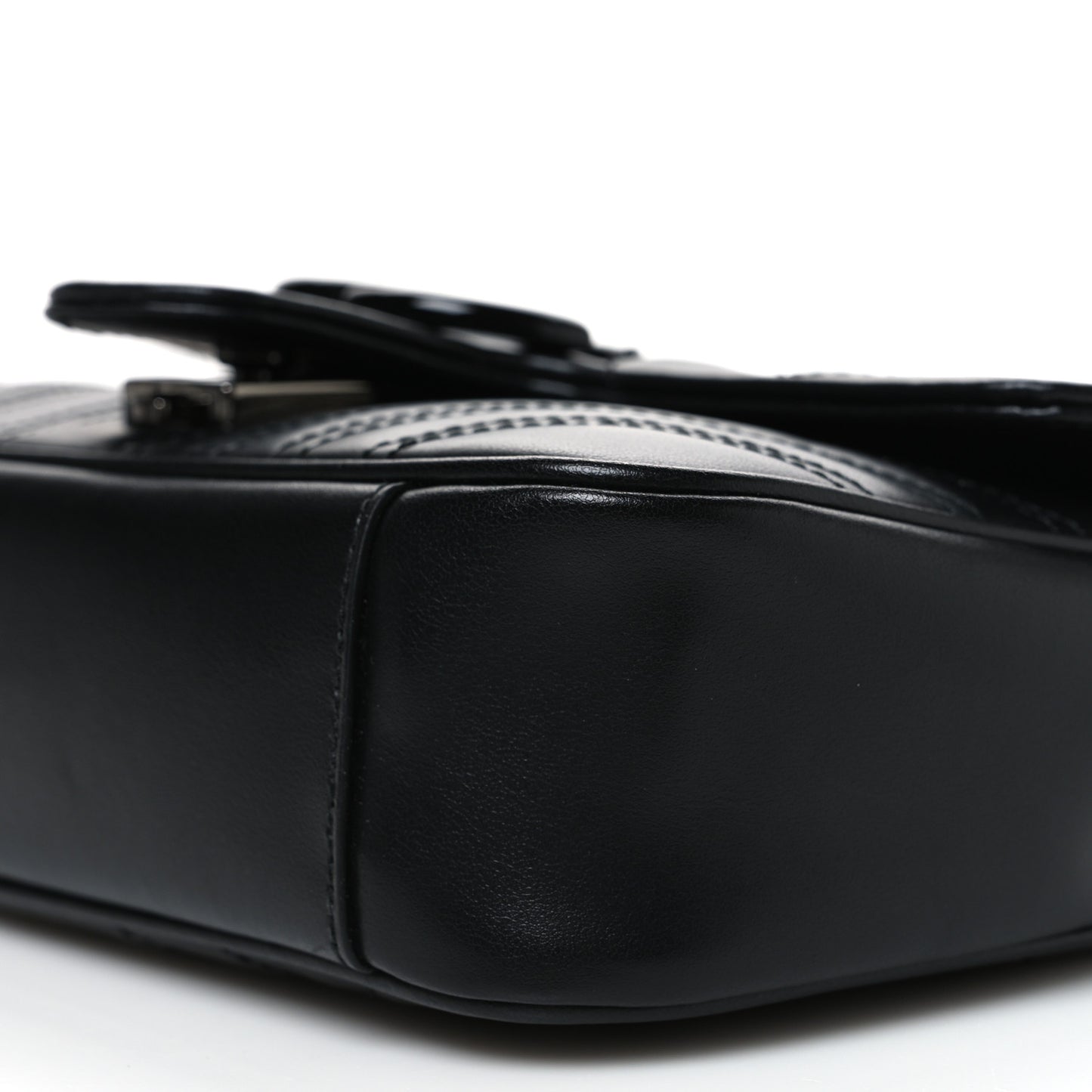 Calfskin Matelasse Monochrome Mini GG Marmont Shoulder Bag Black