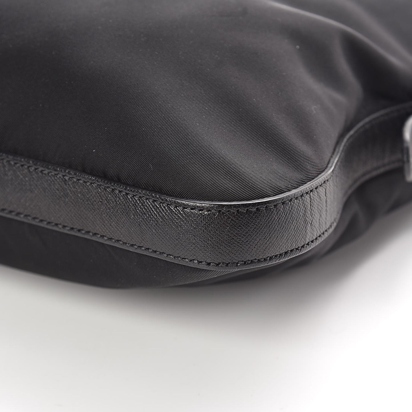 Tessuto Nylon Saffiano Flat Messenger Bag Black