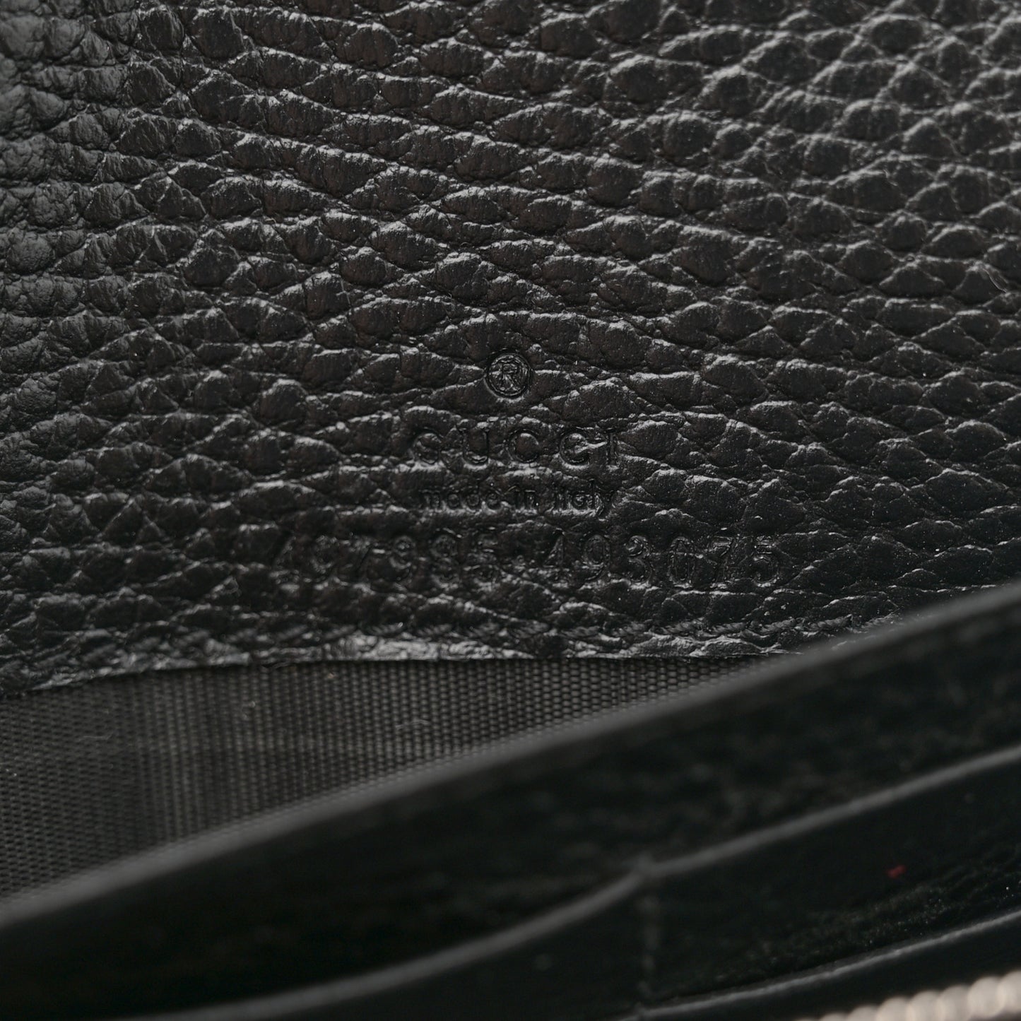 Dollar Calfskin Enamel Monochrome Mini GG Marmont Chain Wallet Black