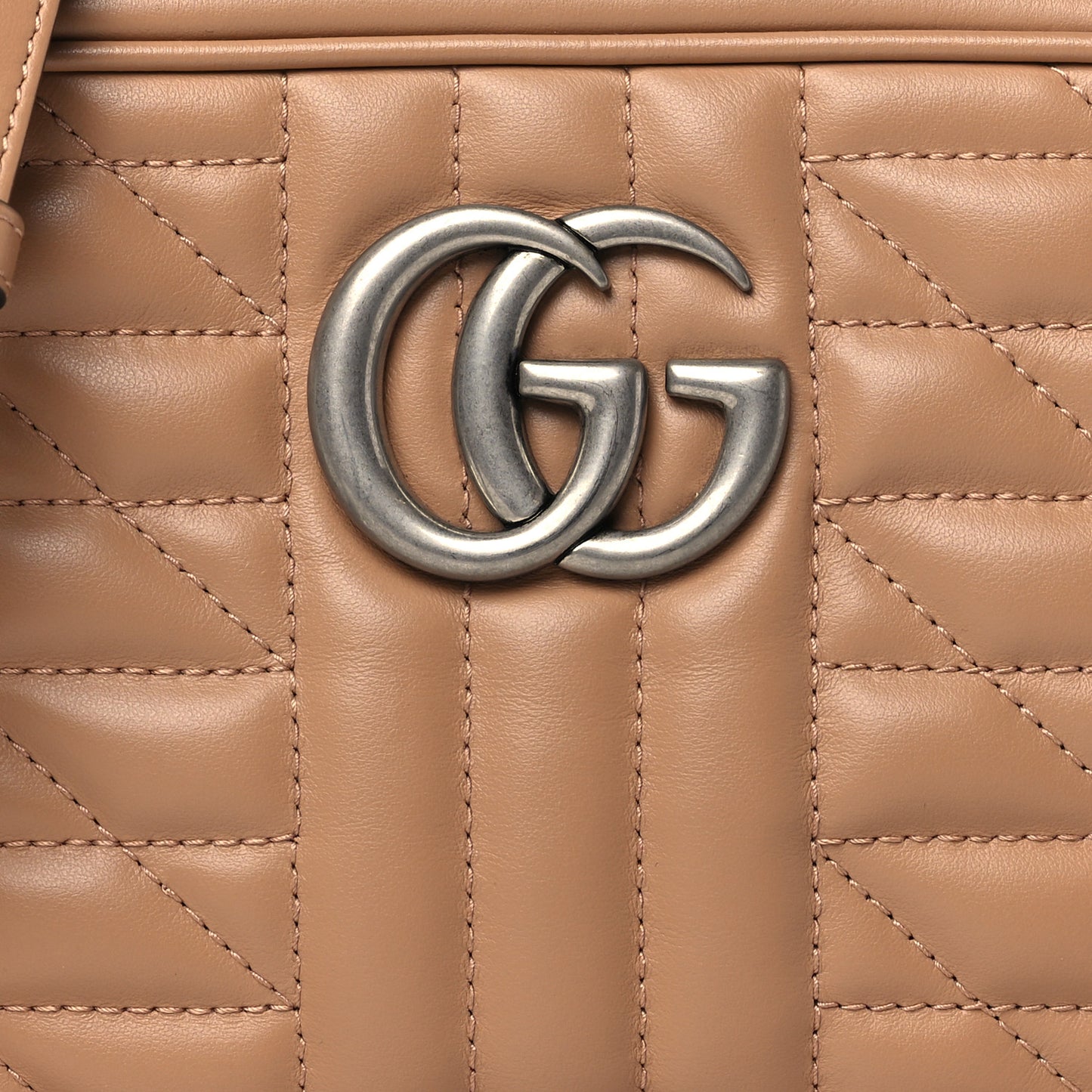 Calfskin Matelasse Aria Small GG Marmont Chain Shoulder Bag Camelia