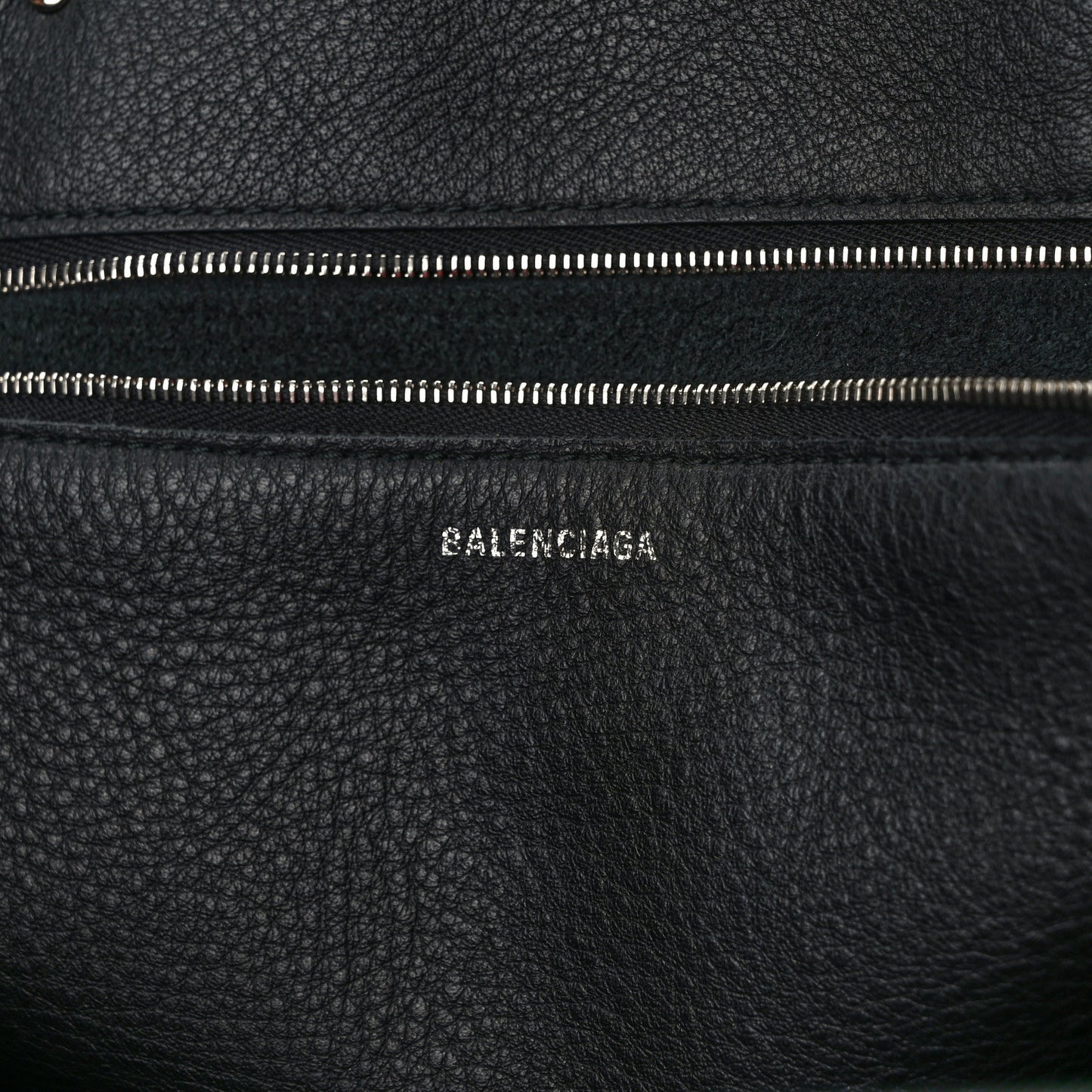 Veau Papier B4 Zip Around Tote Black