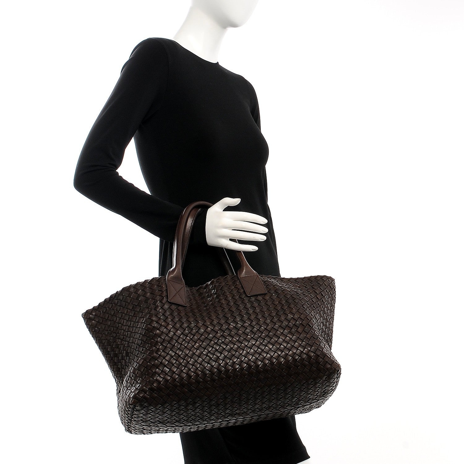 Bottega Veneta Nappa Intrecciato Medium Cabat Ebano 2 of 8