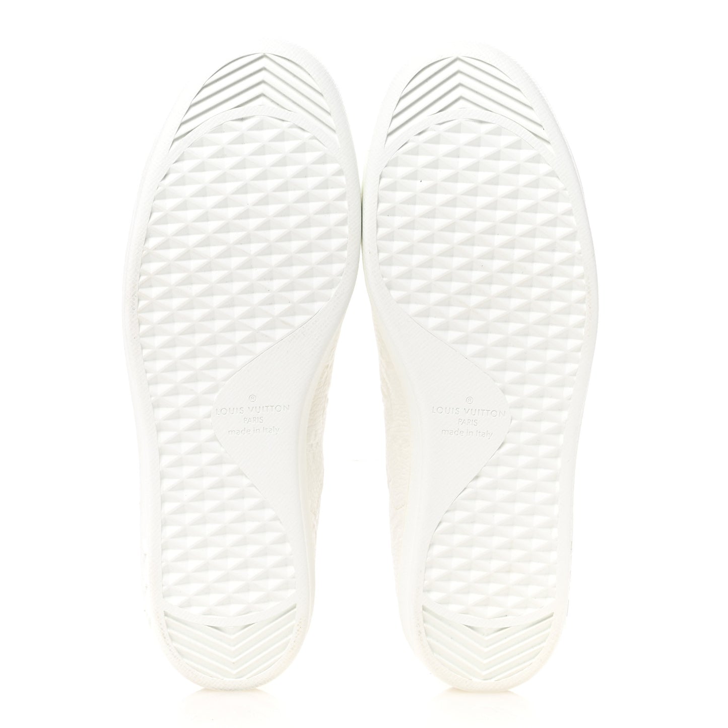 Iridescent Grained Calfskin Embossed Monogram Mens Luxembourg Low Top Sneakers 9.5 White