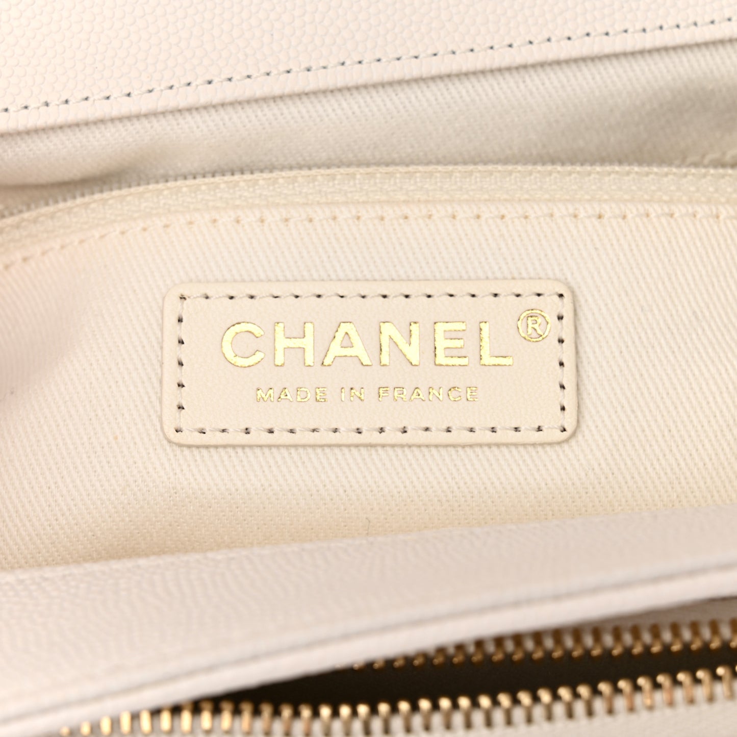 Caviar Quilted Medium Business Affinity Flap White