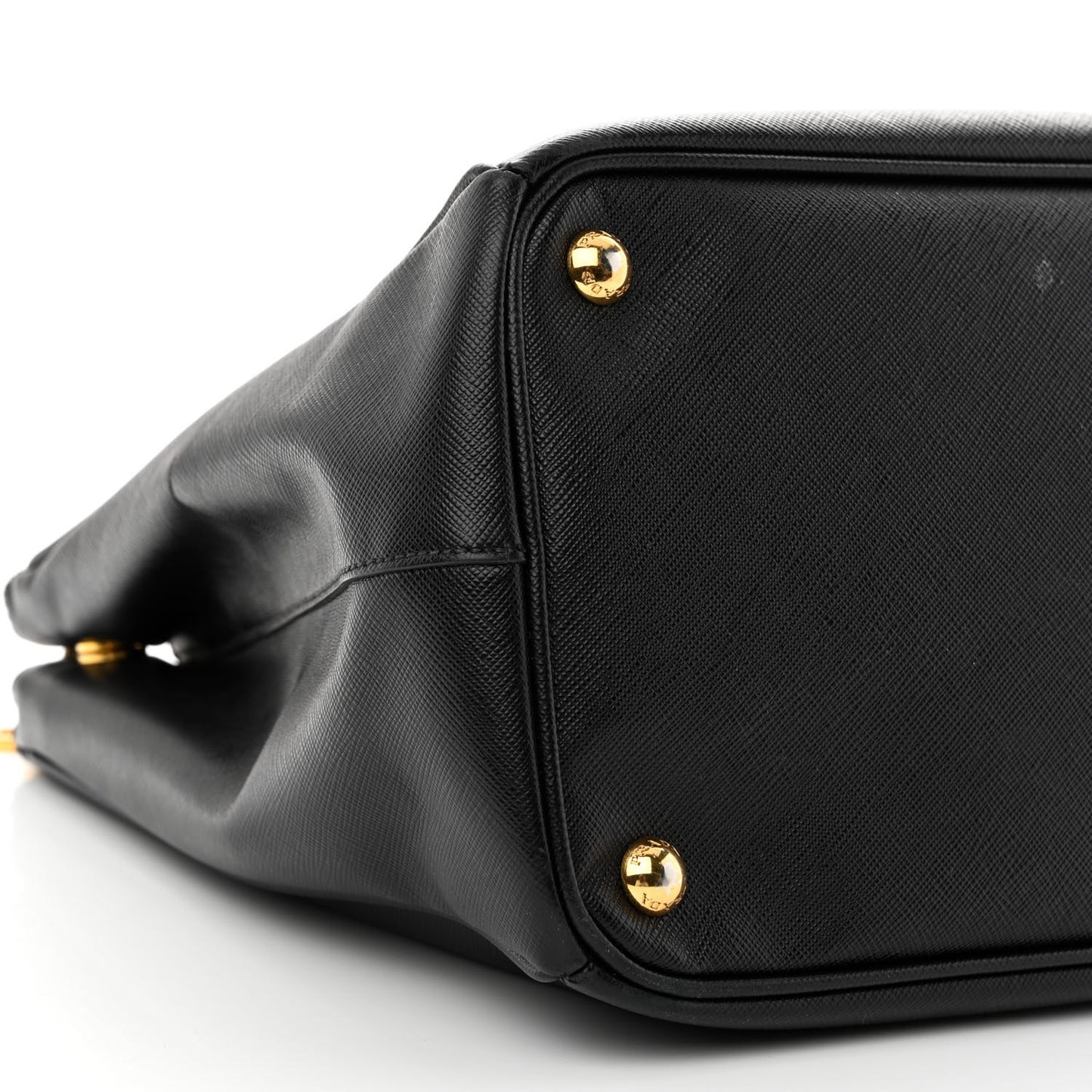Saffiano Medium Galleria Double Zip Tote Black