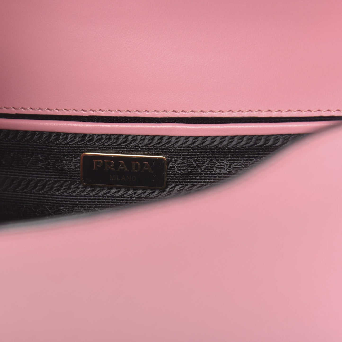 Saffiano Soft Calfskin Chain Crossbody Bag Petalo