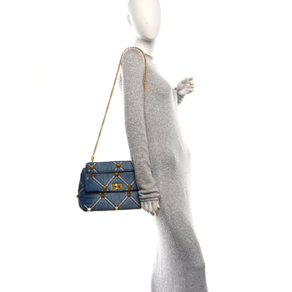 Valentino Garavani Denim Large Roman Stud Shoulder Bag Light Denim Selleria 2 of 9