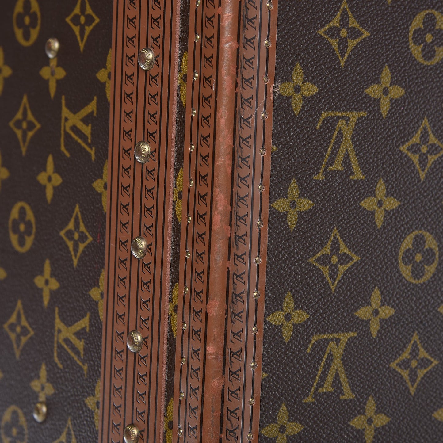 Monogram Alzer 75