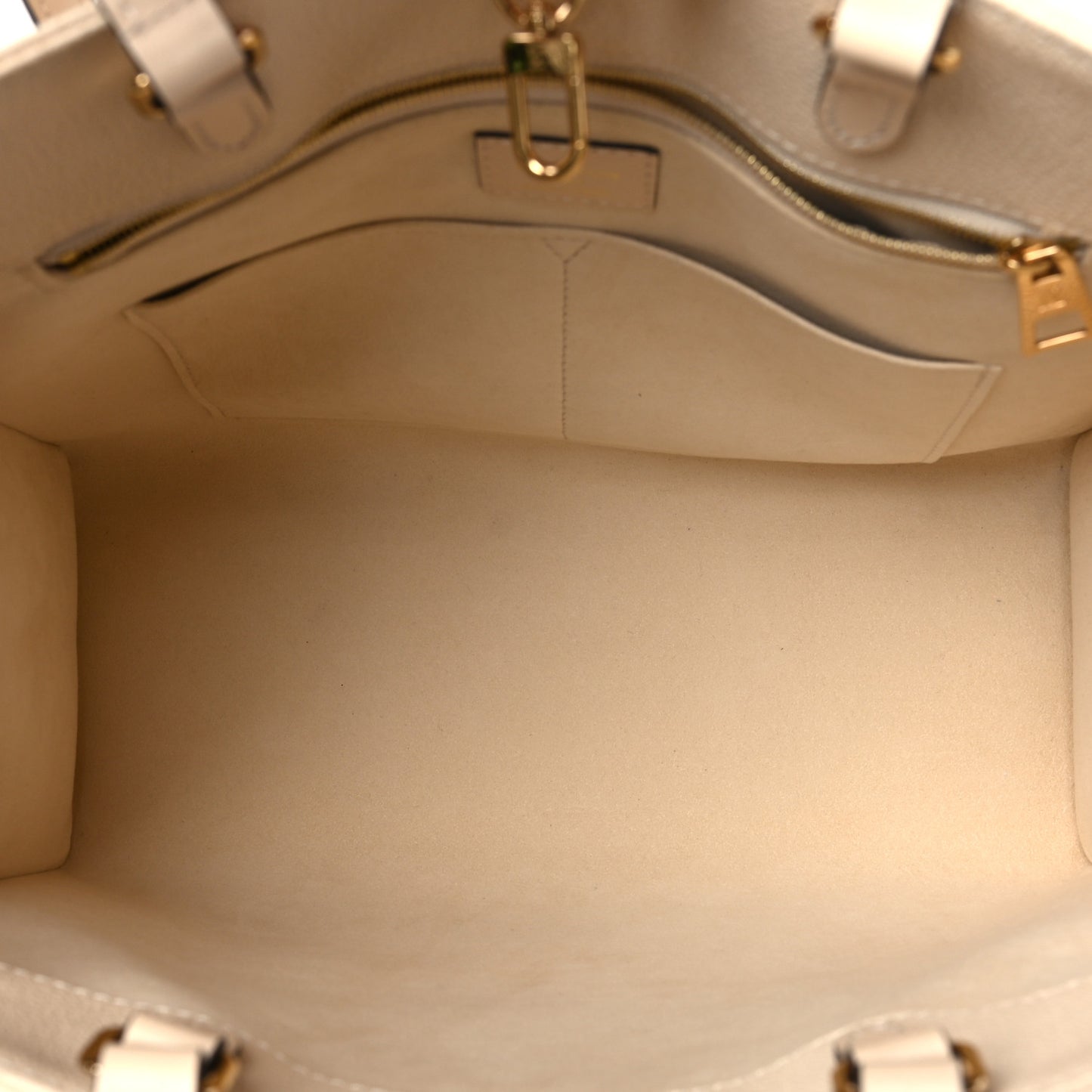 Empreinte Monogram Giant Onthego MM Creme