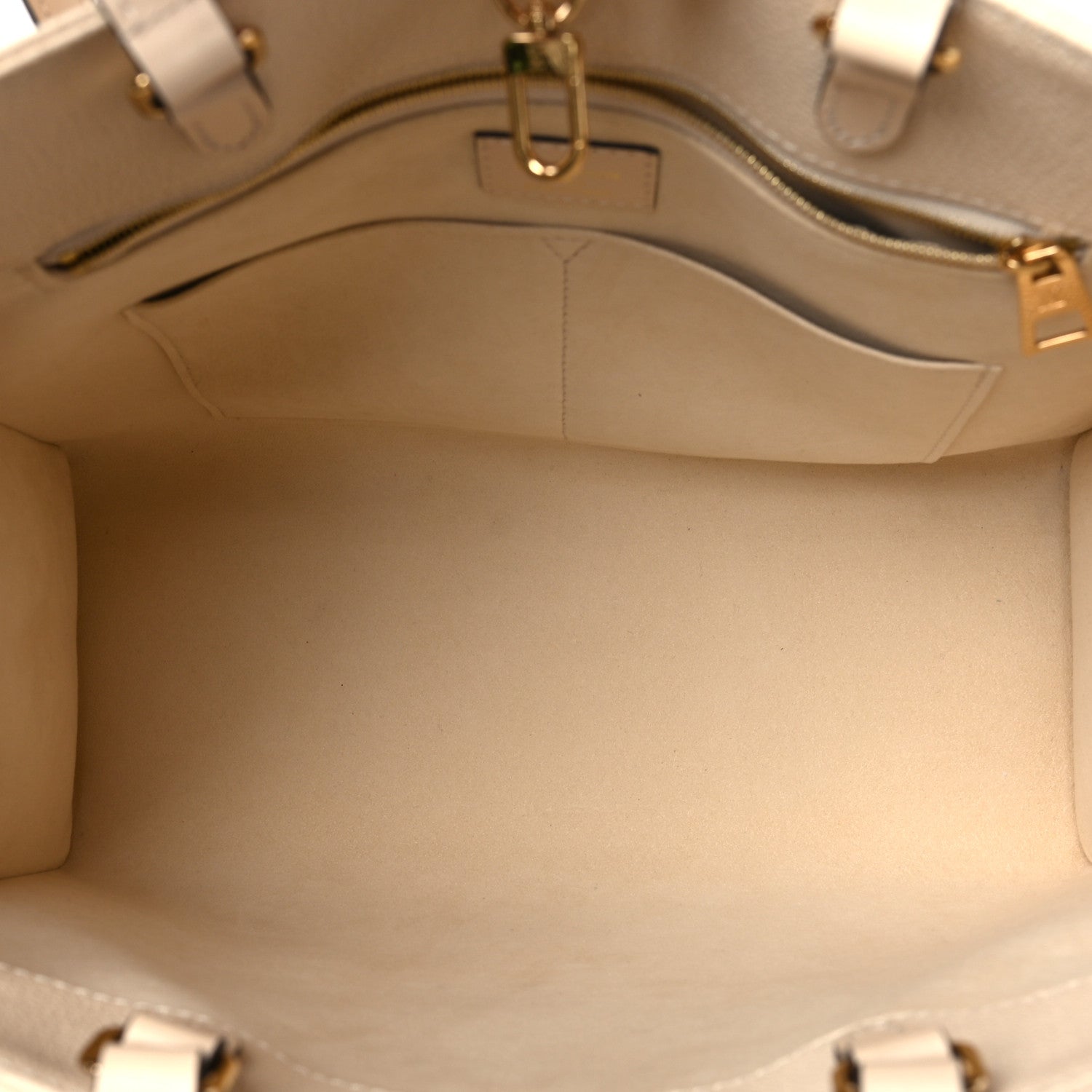 Louis Vuitton Empreinte Monogram Giant Onthego MM Creme 5 of 10